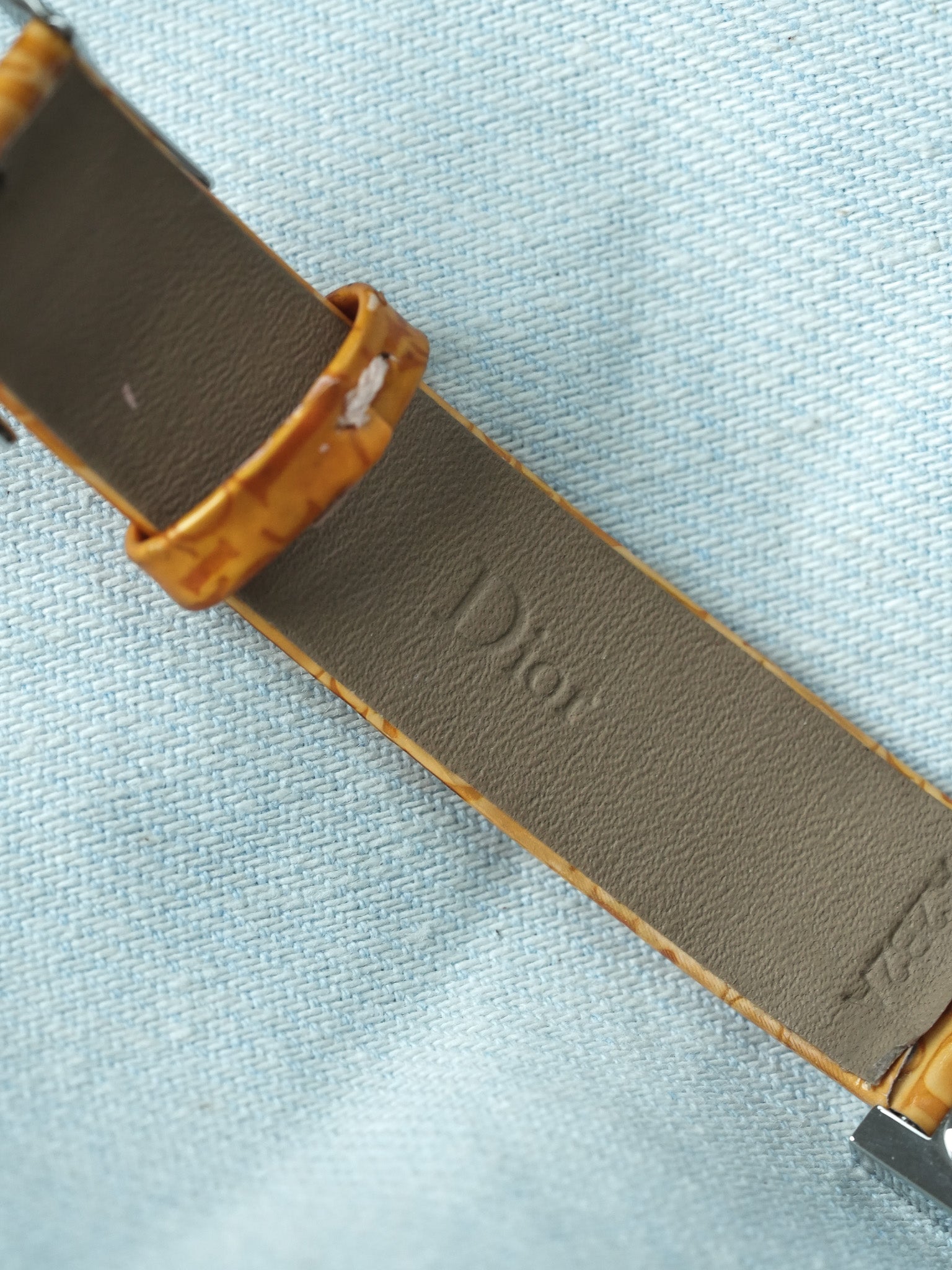 Montre Dior Vintage - Tank Nacre Bracelet CD Jaune (Années 2000)