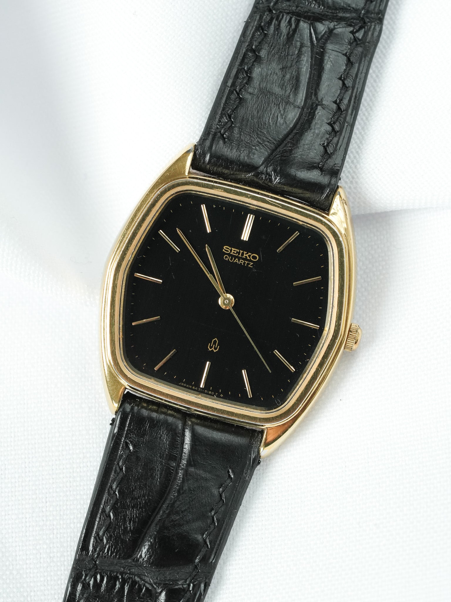 Vintage Seiko Watch - Tonneau Black Gold-Plated (1982) 