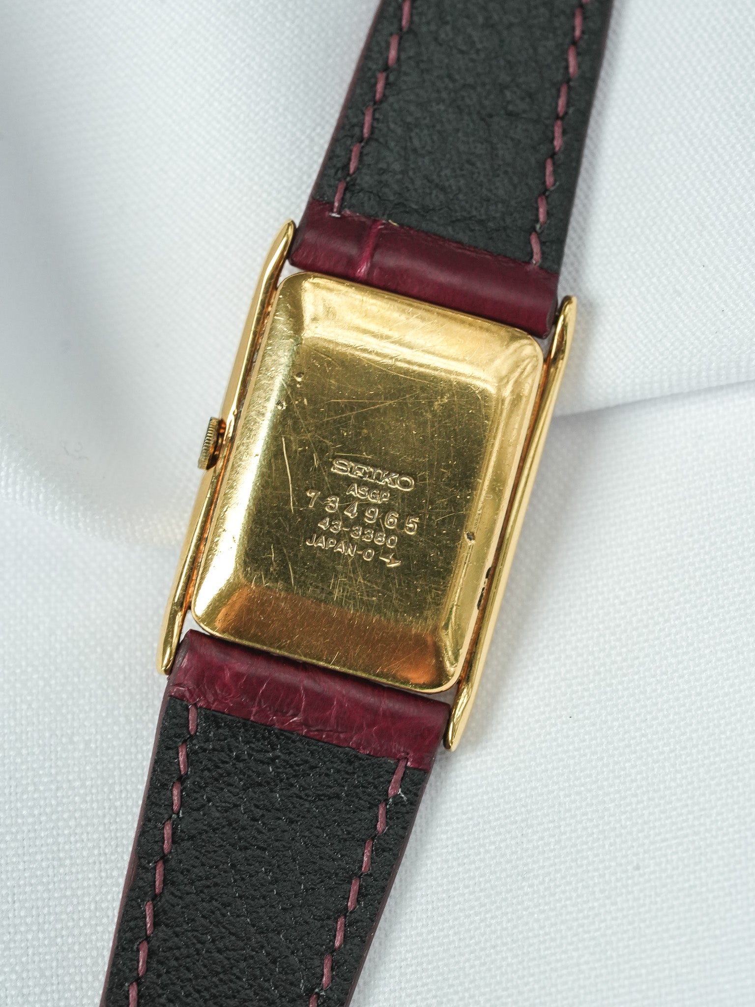 Винтажные часы Seiko — Tank с позолоченным римским циферблатом (1987) 