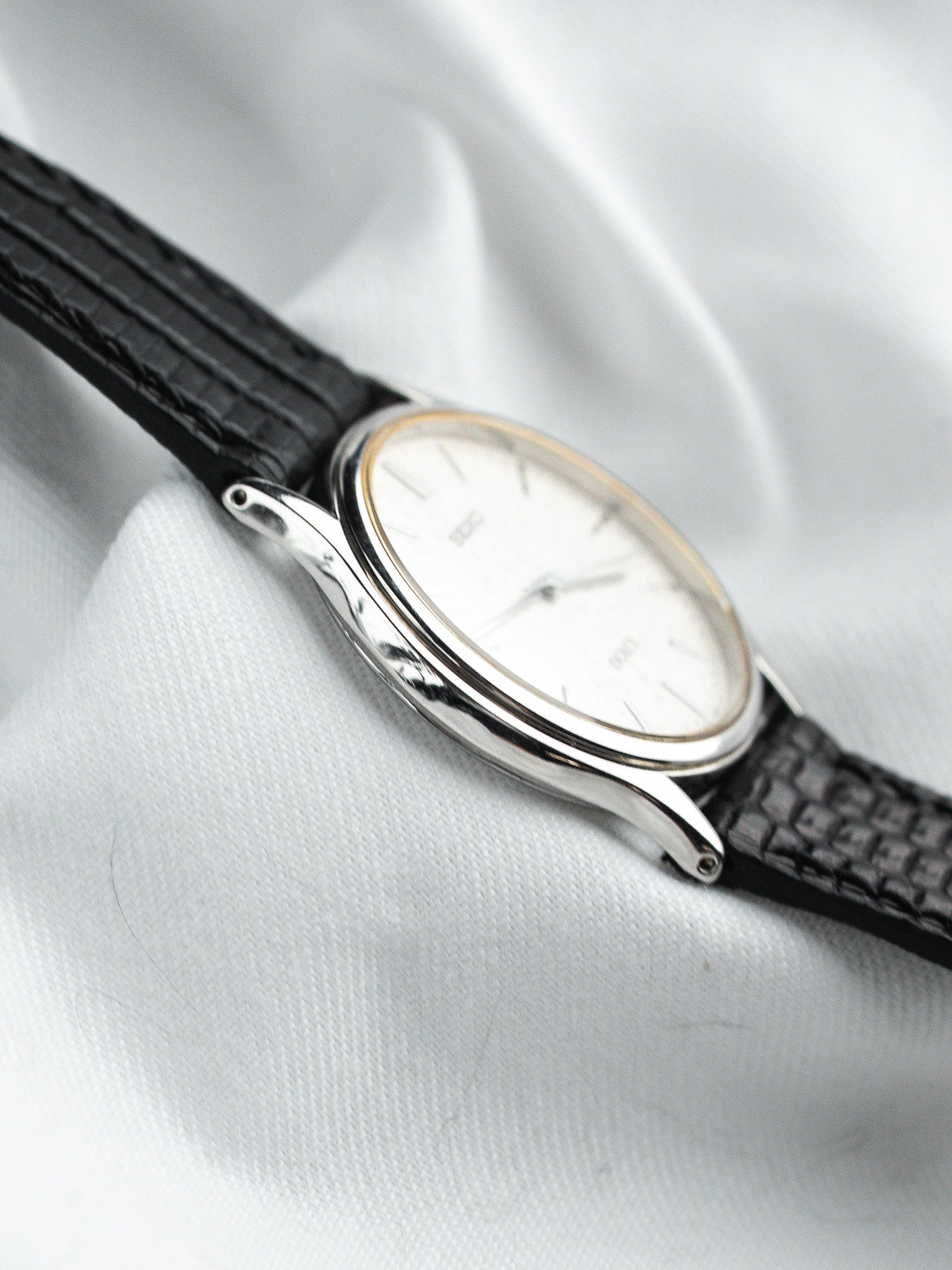 ساعة Seiko فينتاج Dolce 8N41-6340 — ميناء فضي (1990s) 