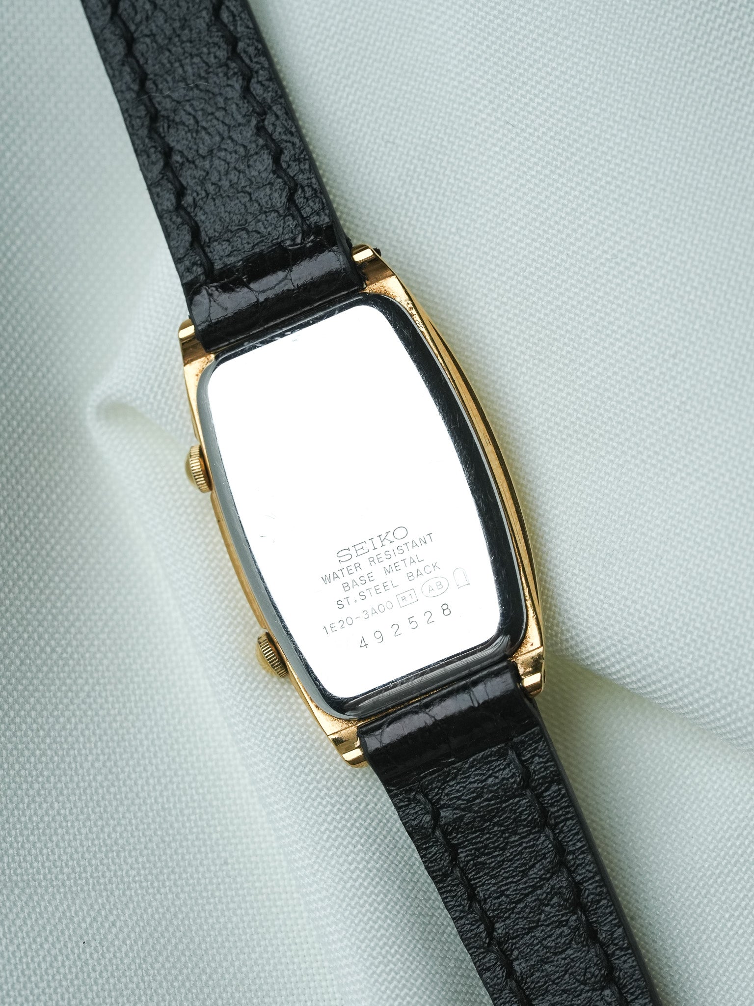 Montre Seiko Vintage - Tank "Dual Time" Plaqué or Noir (1994) - Atelier Victor