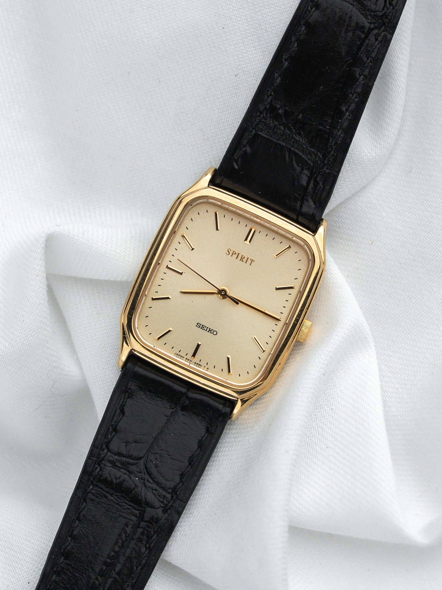 Seiko Vintage Spirit Watch 5E31-5B50 — Tank de Oro (1996) 