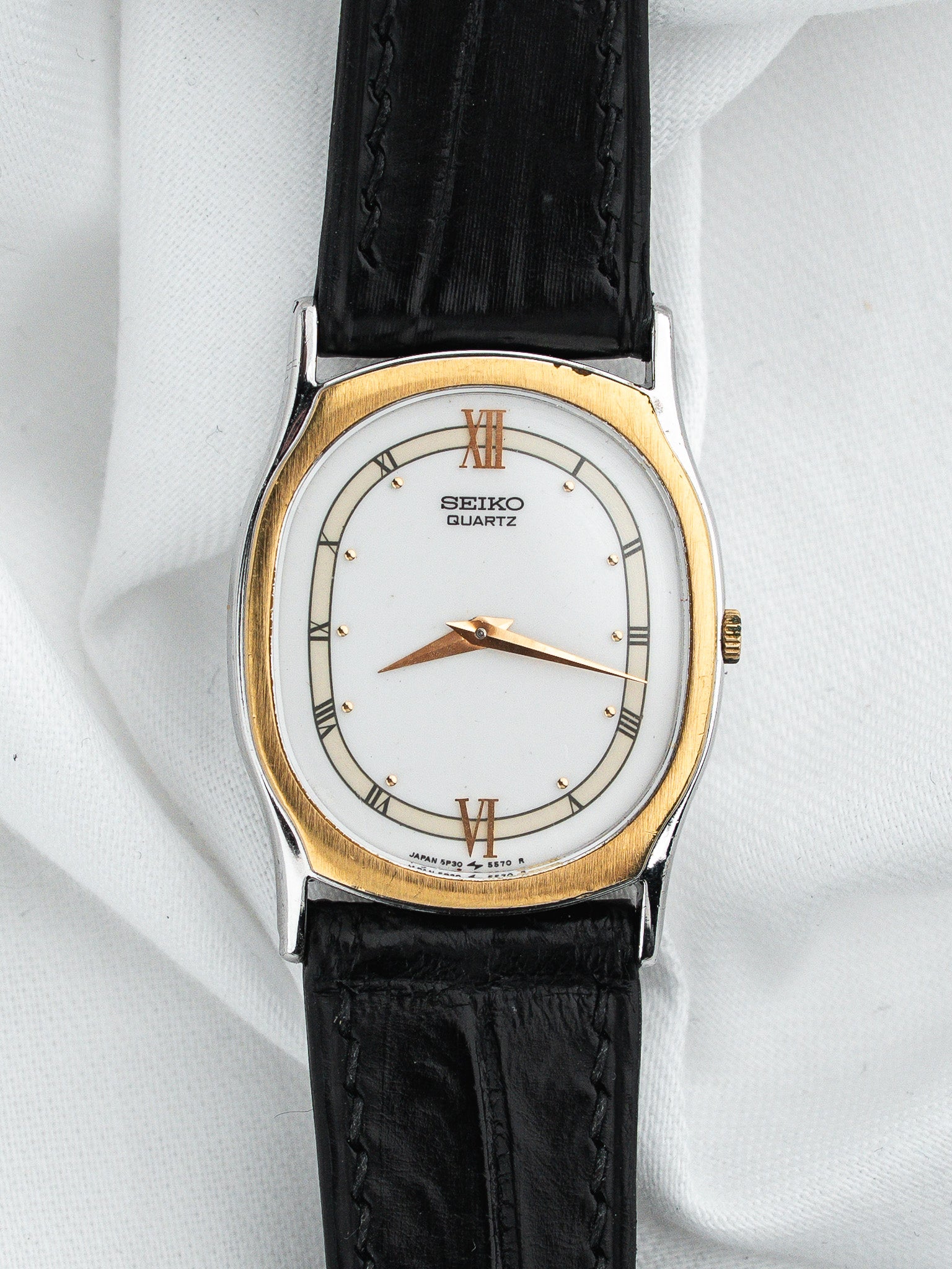 ساعة Seiko فينتاج 5P30-5360 — ثنائية اللون بأرقام رومانية (1996) 