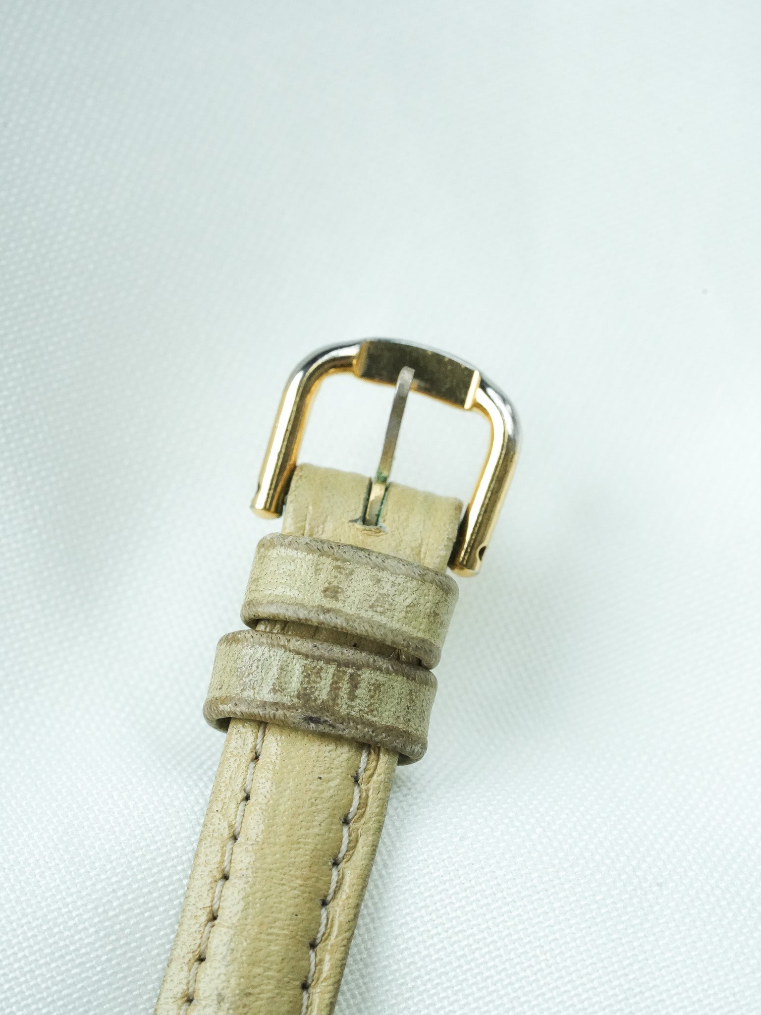 ساعة Seiko Laurel فينتاج - Tank معروضة "Stepped Case" من الذهب (1994) 