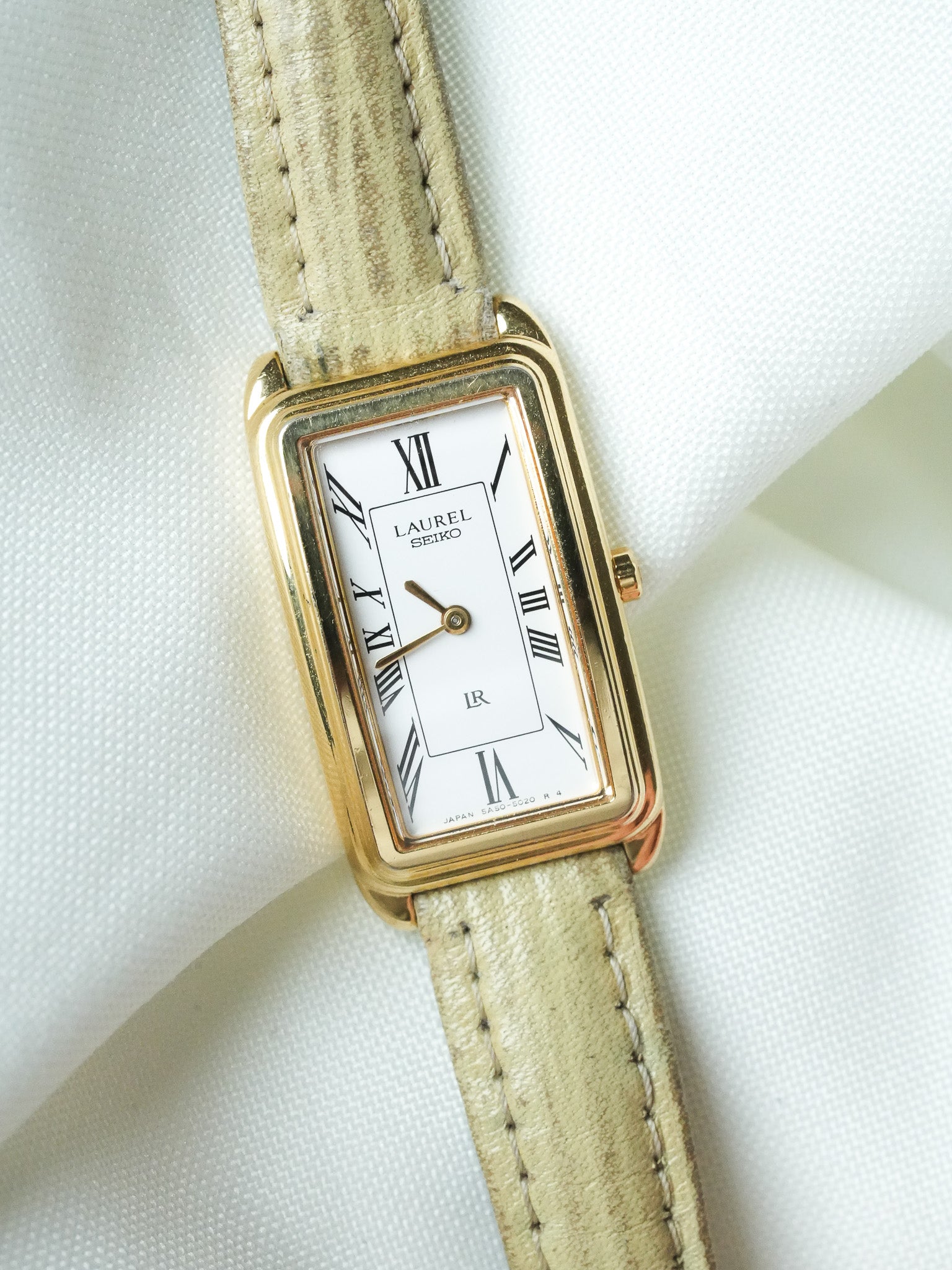 ساعة Seiko Laurel فينتاج - Tank معروضة "Stepped Case" من الذهب (1994) 