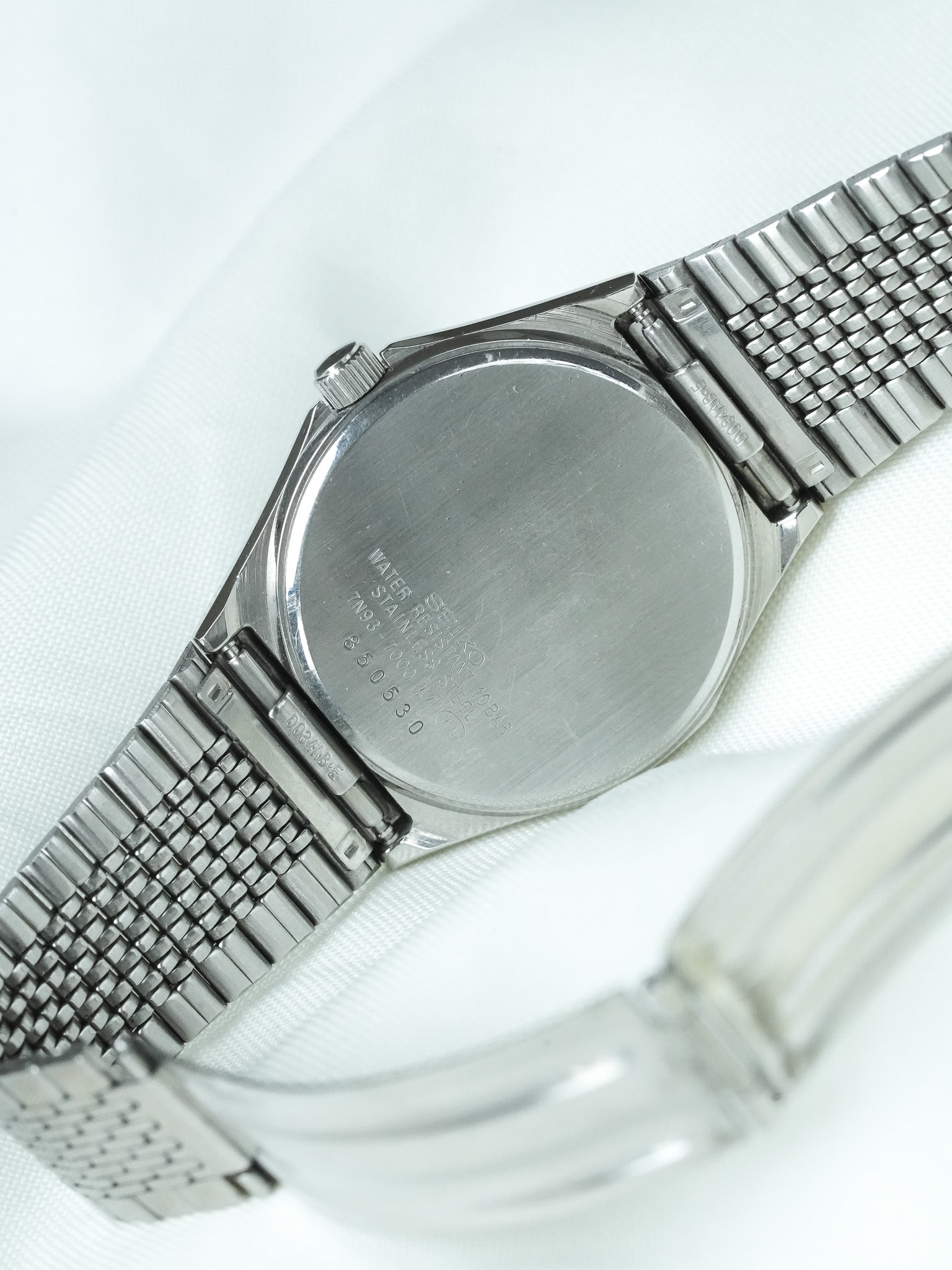 ساعة Seiko فينتاج Spirit - Daydate Kanji من الفولاذ بنقشة Chevron (1998) 