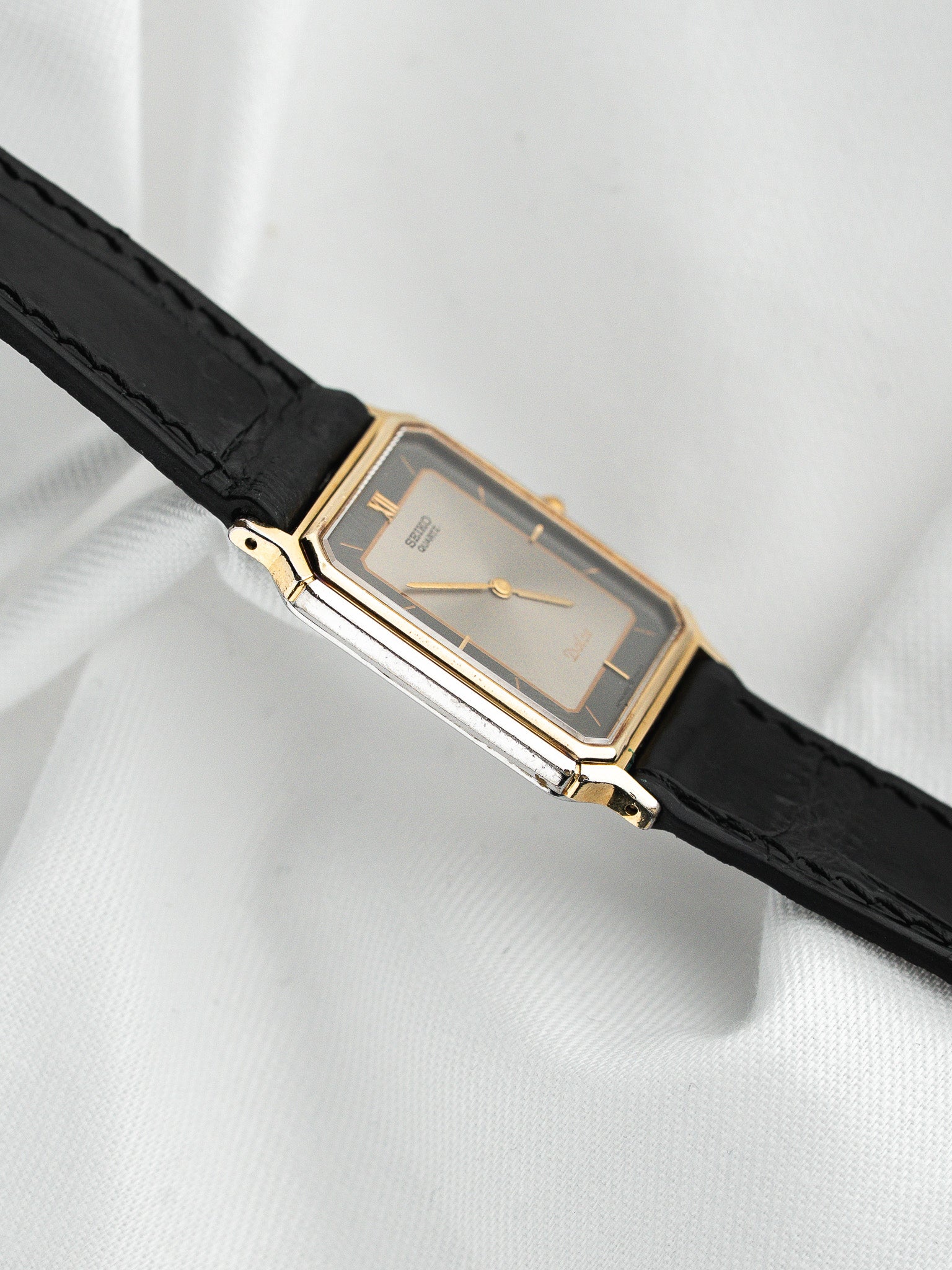 Montre Seiko Dolce 9520-5140 — Extra-plate Plaqué Or Bi-ton (1984)