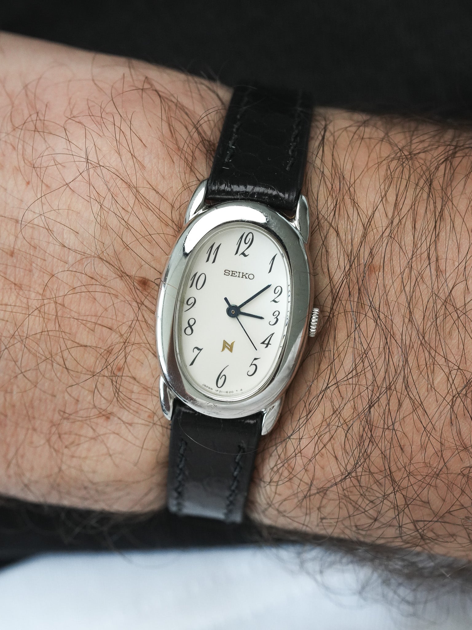 Montre Seiko Vintage - Baignoire Acier Cuir Noir 1F21-5B70 (2004)