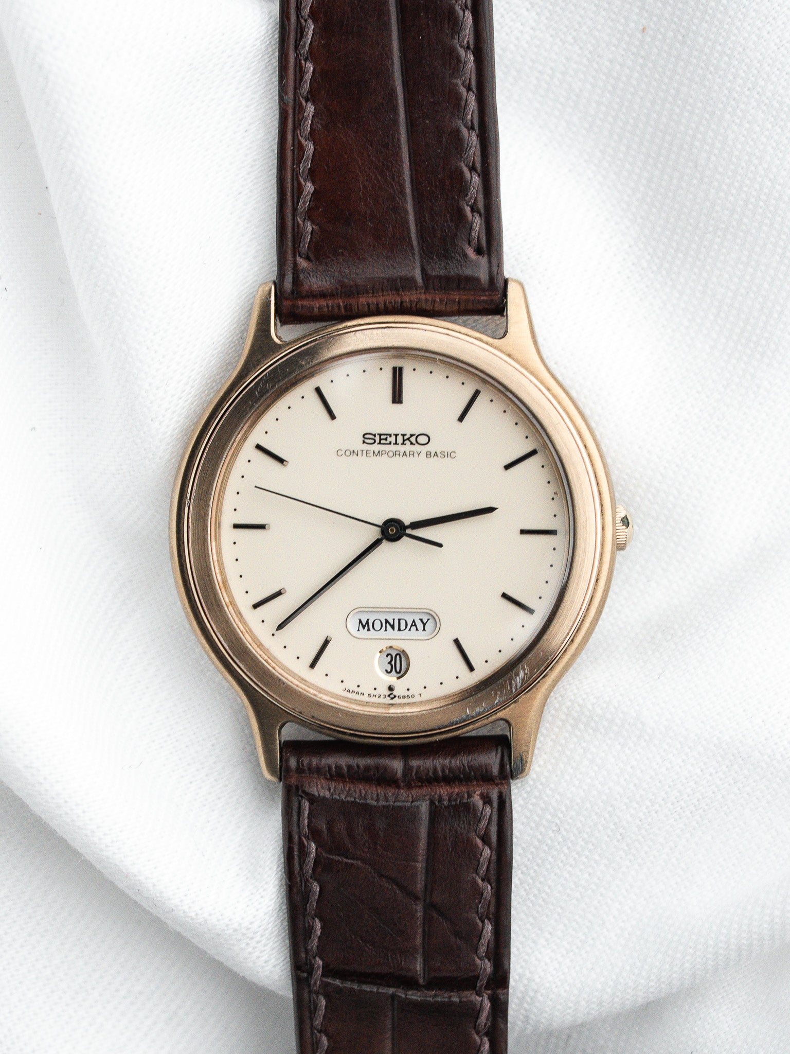 Vintage Seiko Contemporary Basic Watch | Atelier Victor