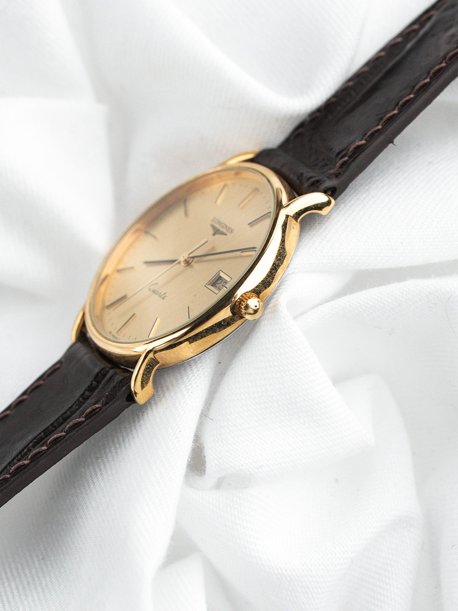 Longines Quartz Plaquée Or — Cadran Doré Tapissé Date (1980s)