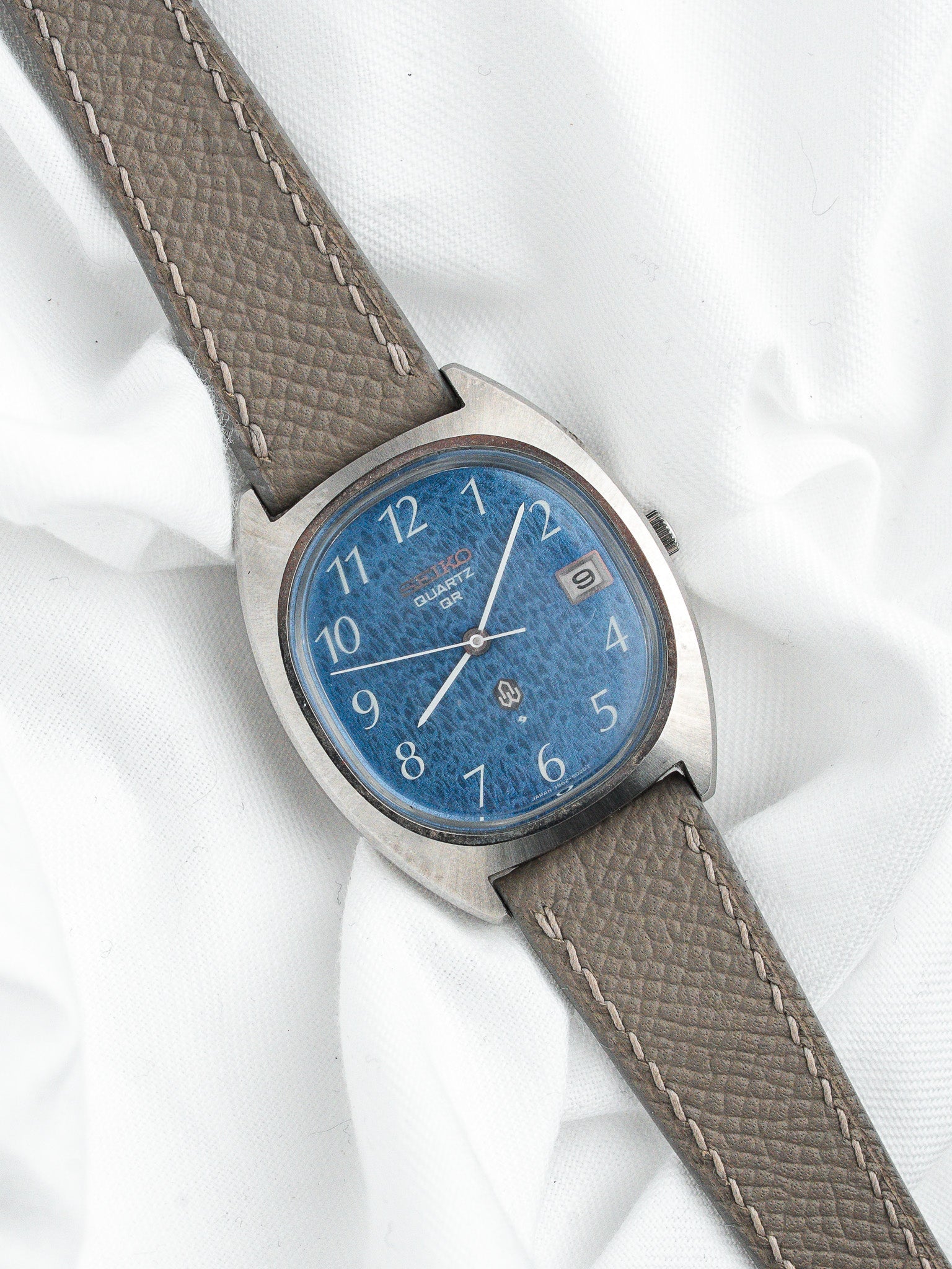 Montre Seiko Quartz QR 3862-5010 — Cadran Bleu Boîtier Coussin (1974)