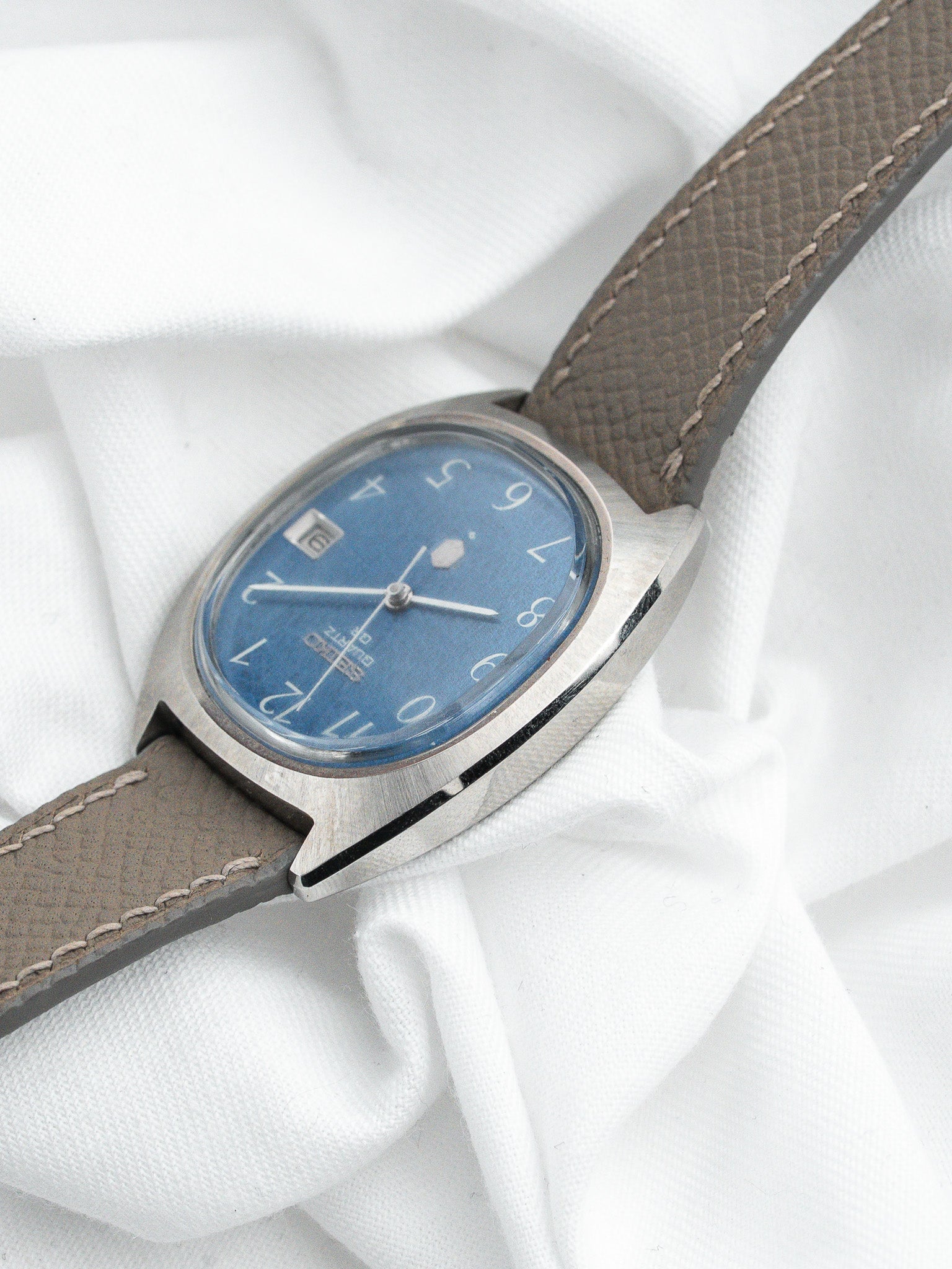 Montre Seiko Quartz QR 3862-5010 — Cadran Bleu Boîtier Coussin (1974)