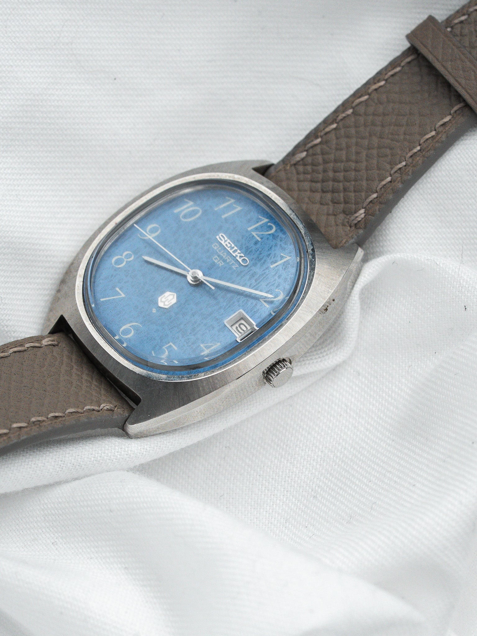 Montre Seiko Quartz QR 3862-5010 — Cadran Bleu Boîtier Coussin (1974)