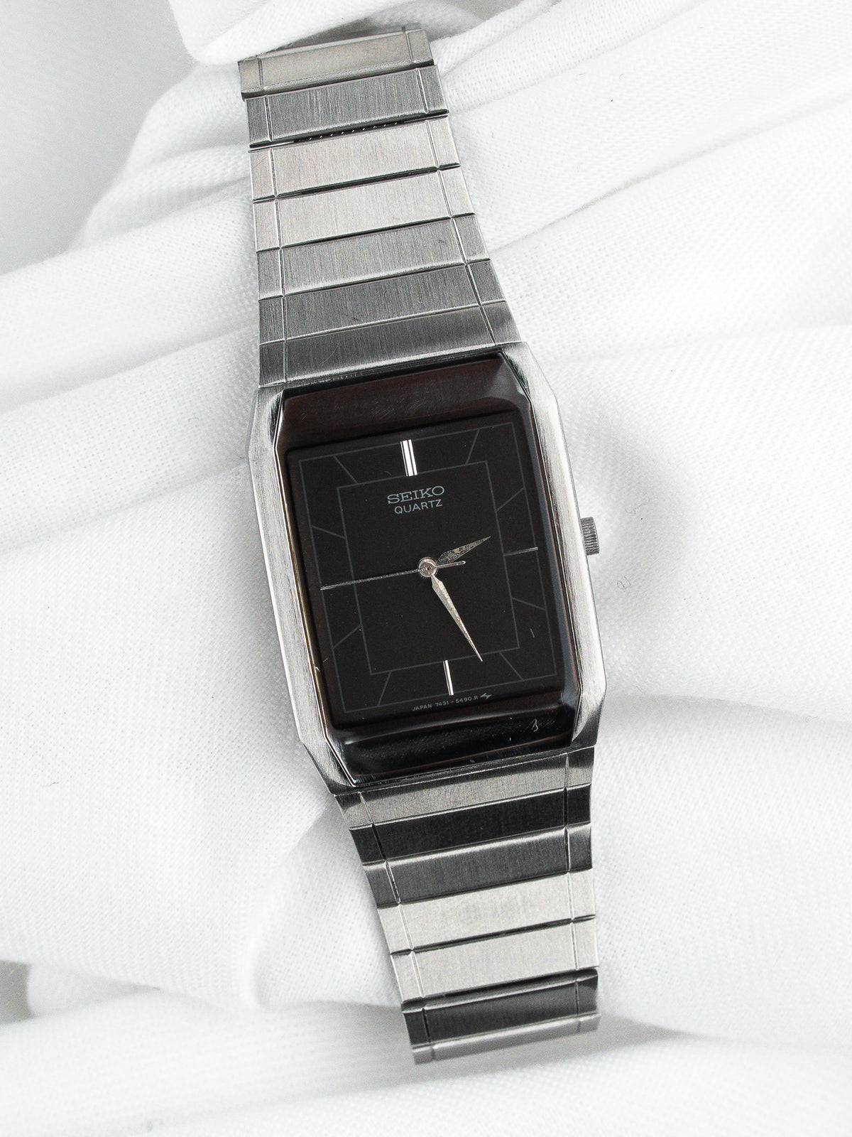 Vista completa con bracciale in acciaio - Orologio Seiko Quartz 7431-5360 - Atelier Victor