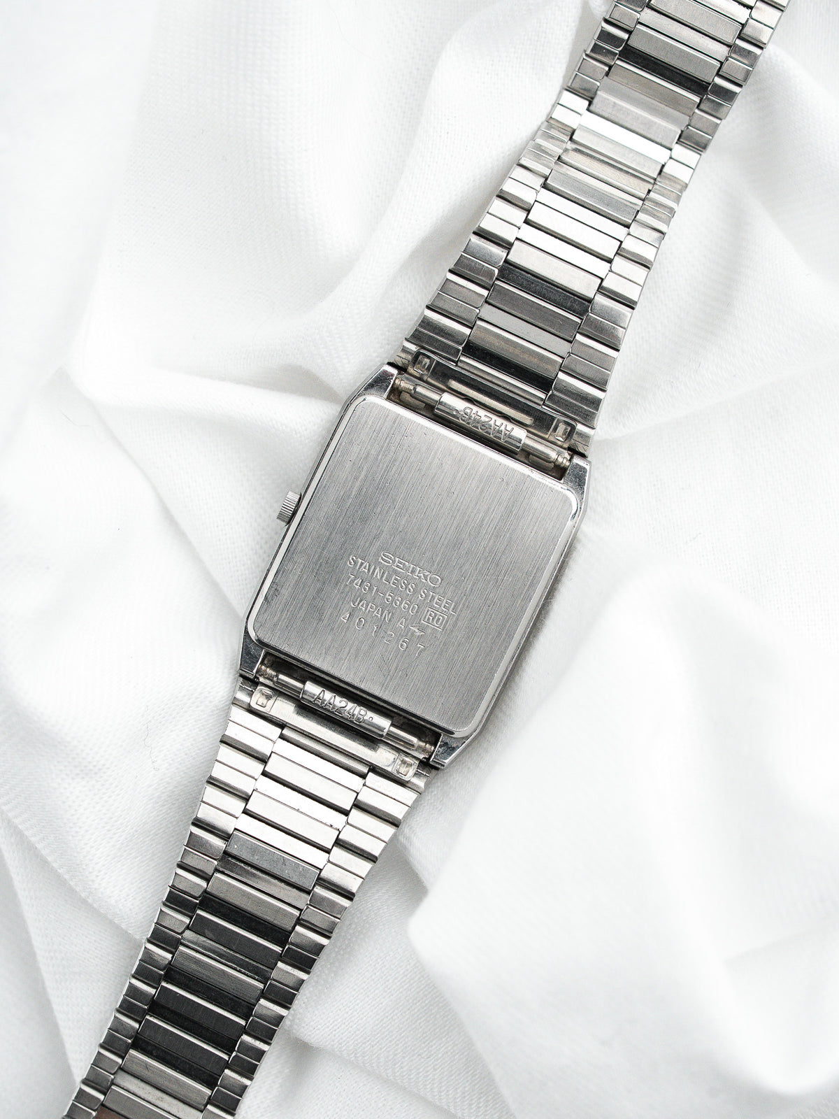 Bracciale integrato in acciaio con maglie spazzolate - Orologio Seiko Quartz 7431-5360 - Atelier Victor