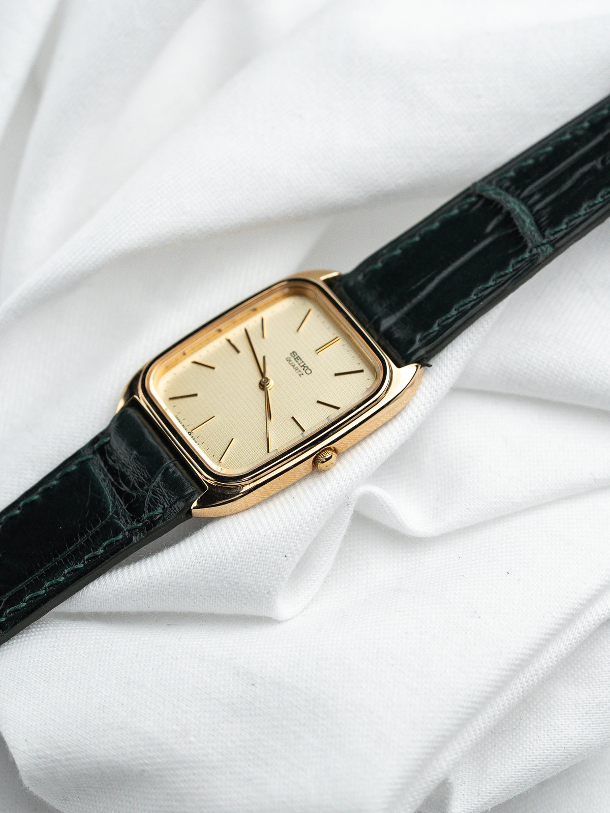 Fond de boîte acier avec référence - Montre Seiko Quartz 2621-5240 - Atelier Victor