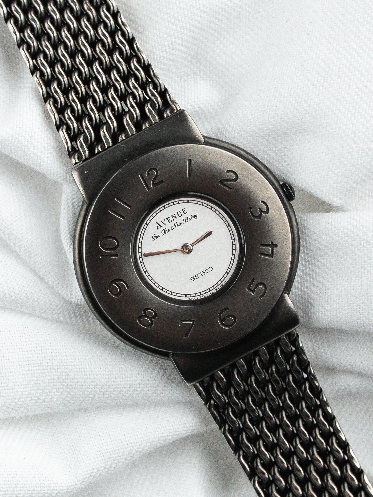 Seiko Avenue Watch 2P20-0560 — Lünette mit erhabenen Ziffern (1997) 