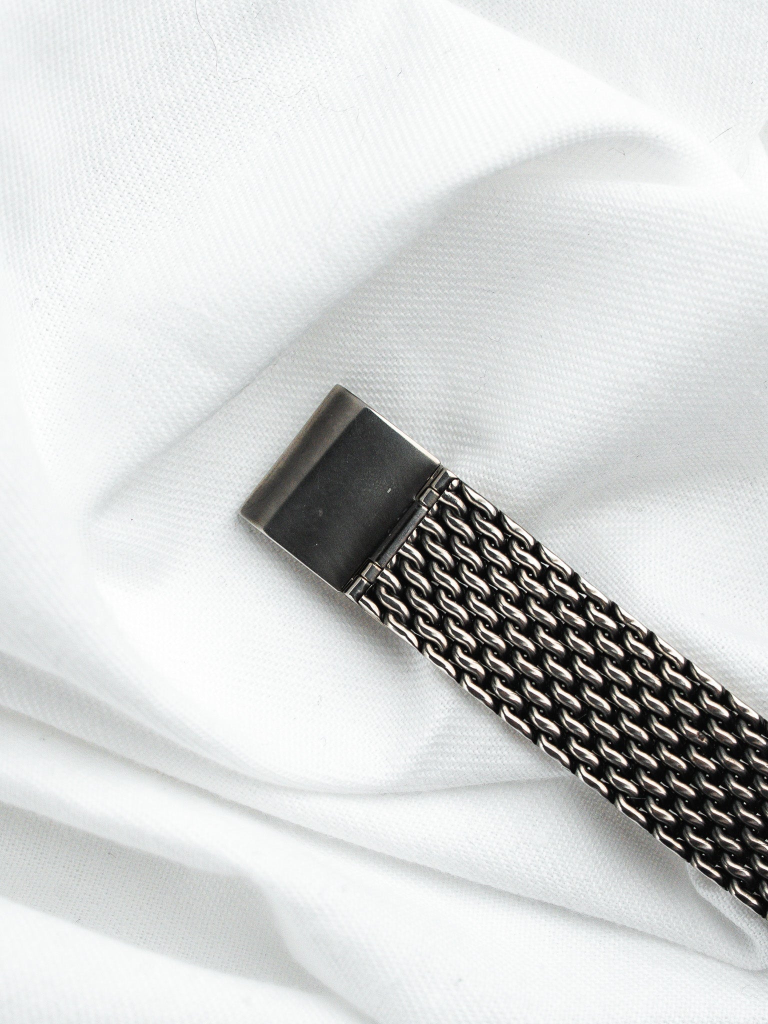 Seiko Avenue Watch 2P20-0560 — Lünette mit erhabenen Ziffern (1997) 