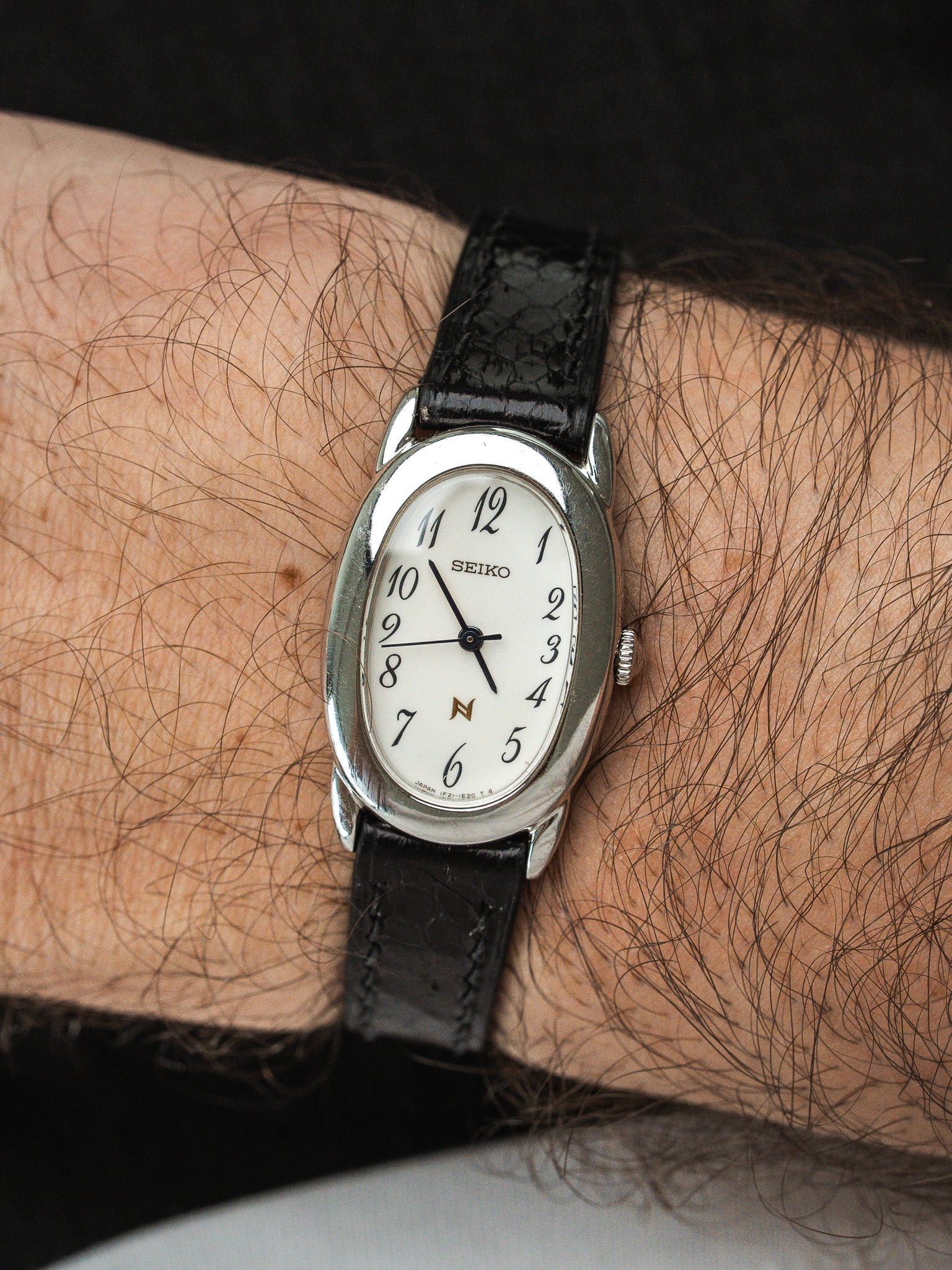 Seiko Baignoire 1F21-5B70 gold watch | Vintage 2005