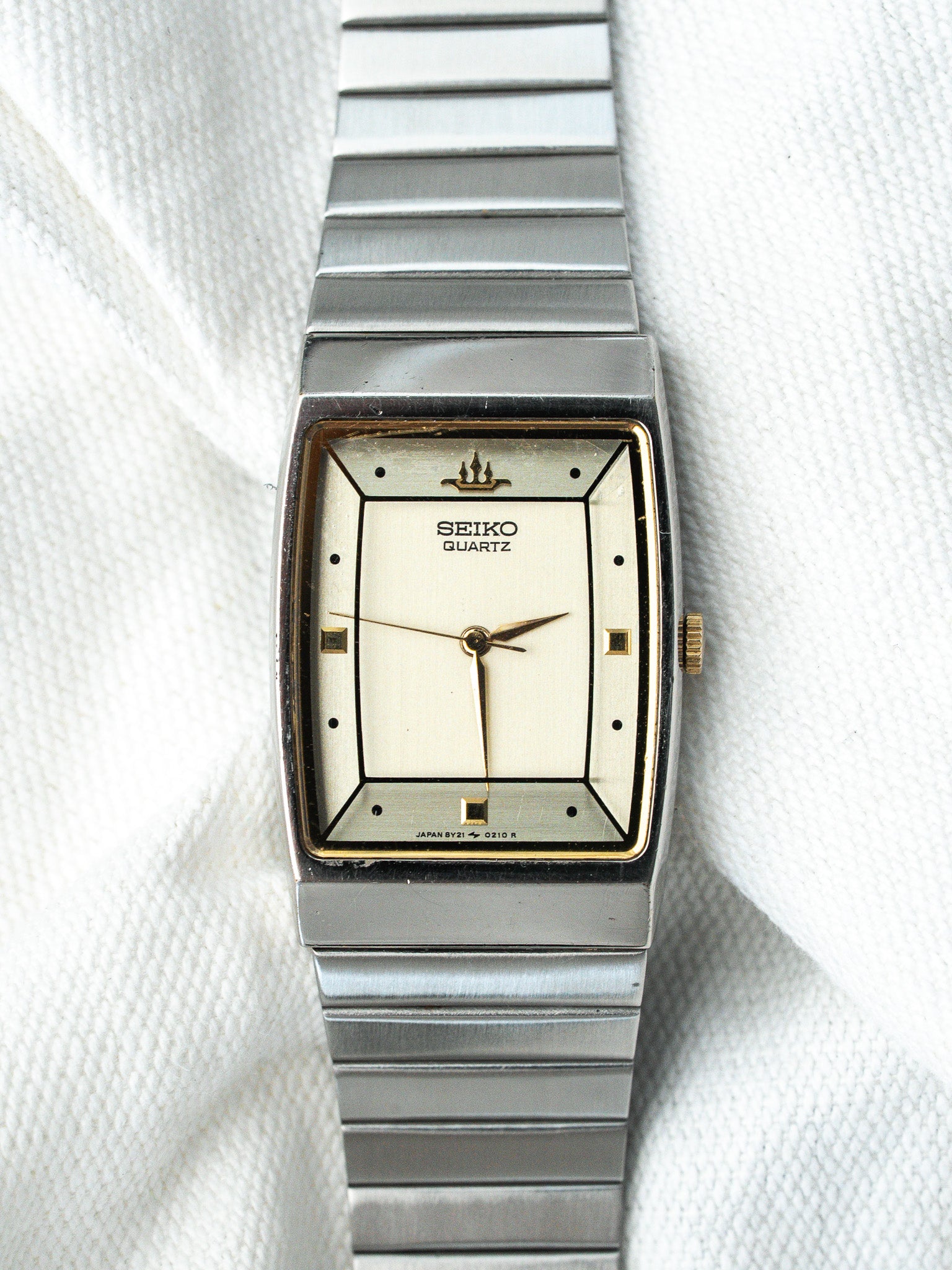 Montre Seiko Vintage - 8Y21-5080 Tonneau Acier Or Cadran Or (1989) - Atelier Victor