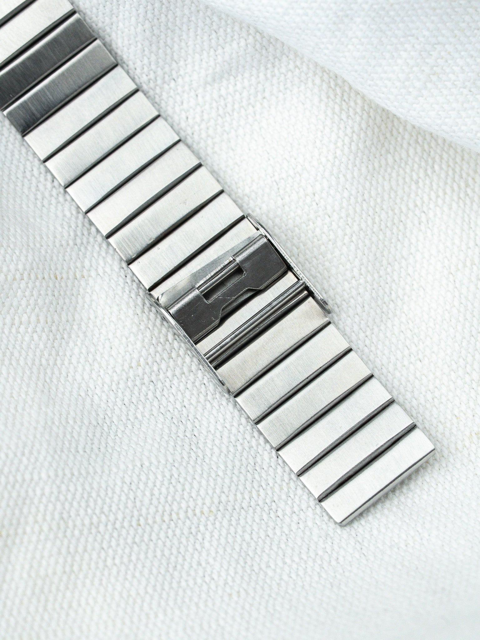 Montre Seiko Vintage - 8Y21-5080 Tonneau Acier Or Cadran Or (1989) - Atelier Victor