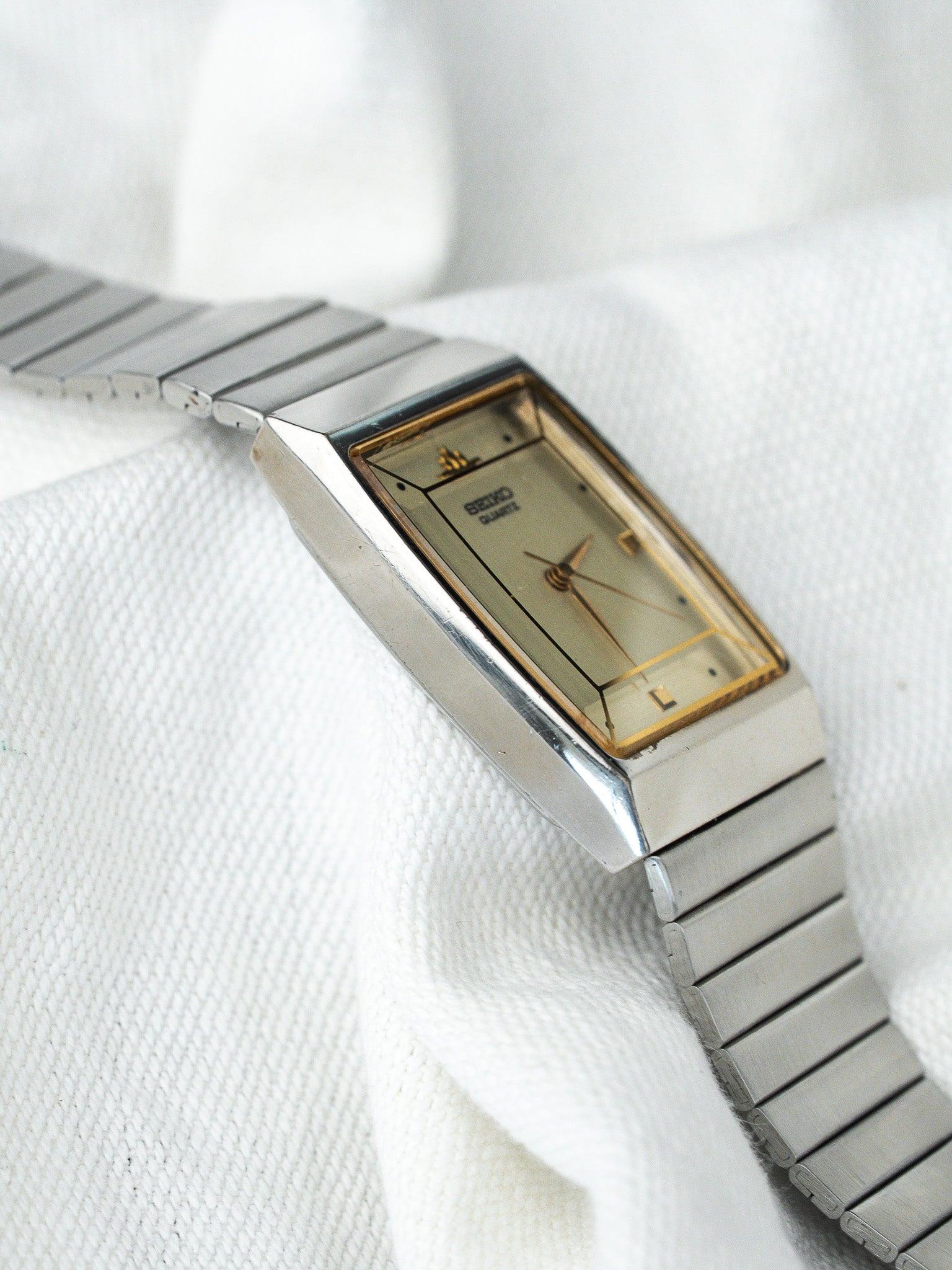 Montre Seiko Vintage - 8Y21-5080 Tonneau Acier Or Cadran Or (1989) - Atelier Victor