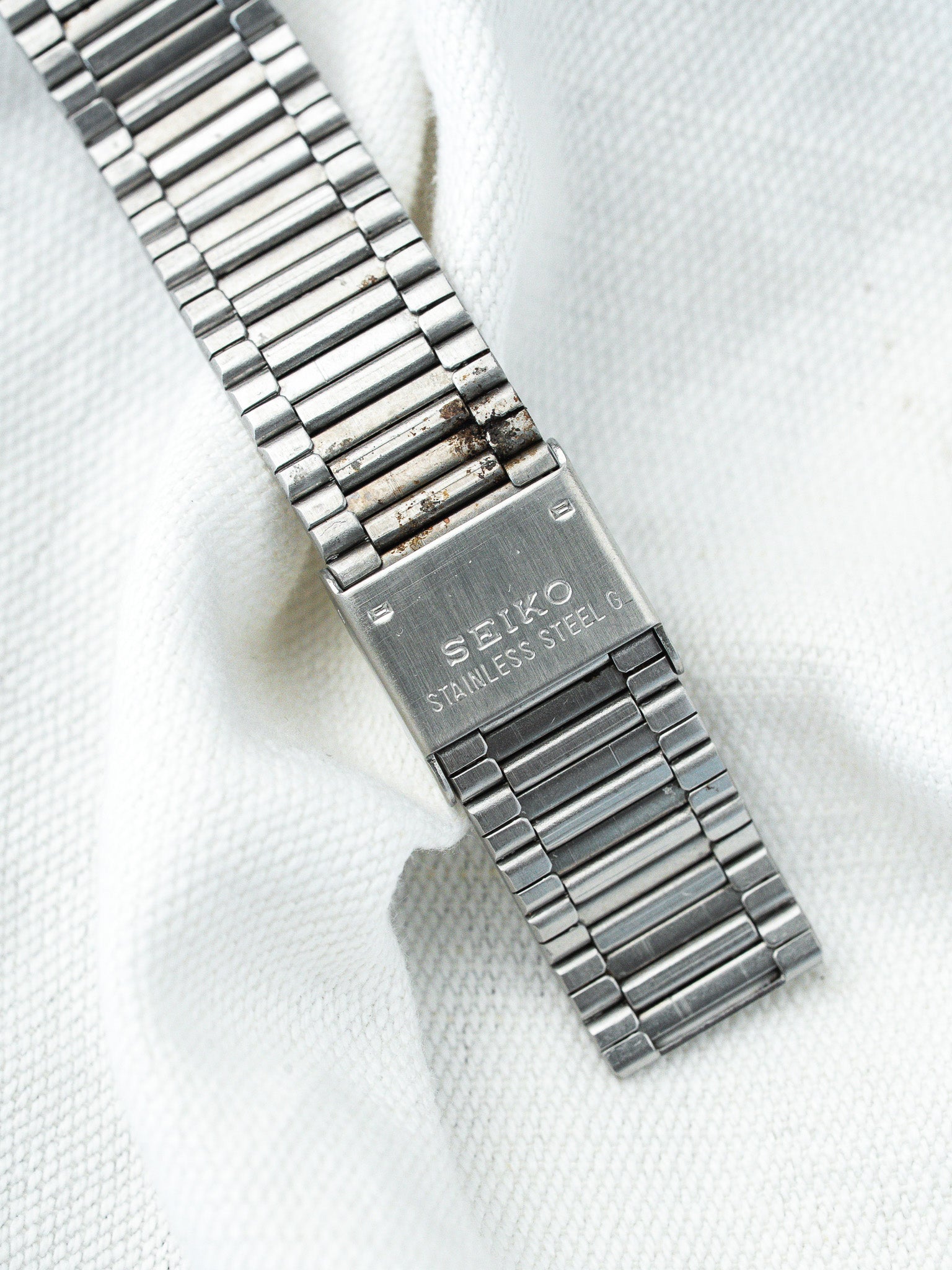 Montre Seiko Vintage - 8Y21-5080 Tonneau Acier Or Cadran Or (1989) - Atelier Victor