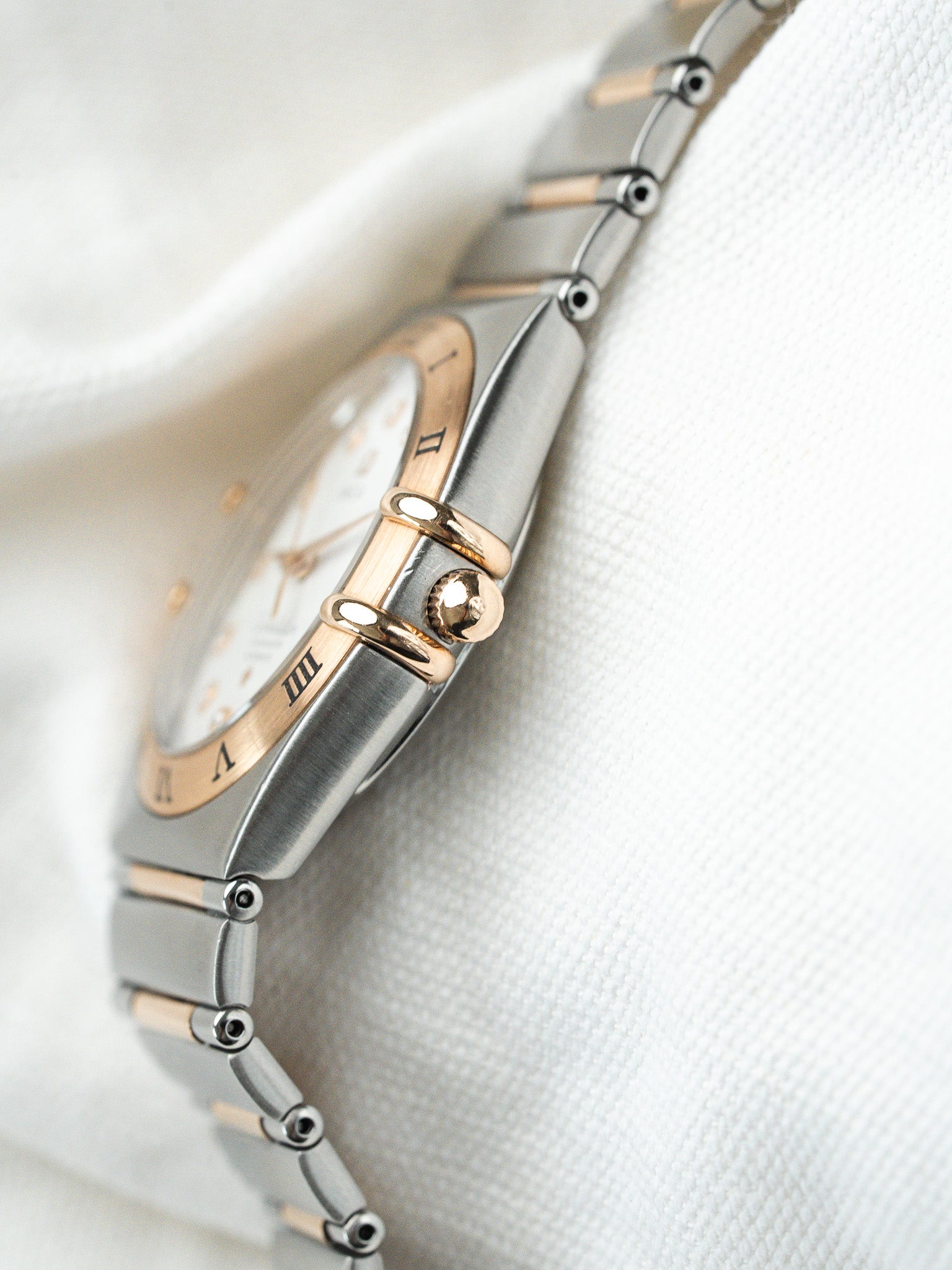 Omega Constellation 1304.35.00 Uhr aus Stahl und Roségold mit Diamanten — 50. Jubiläum (2002) 