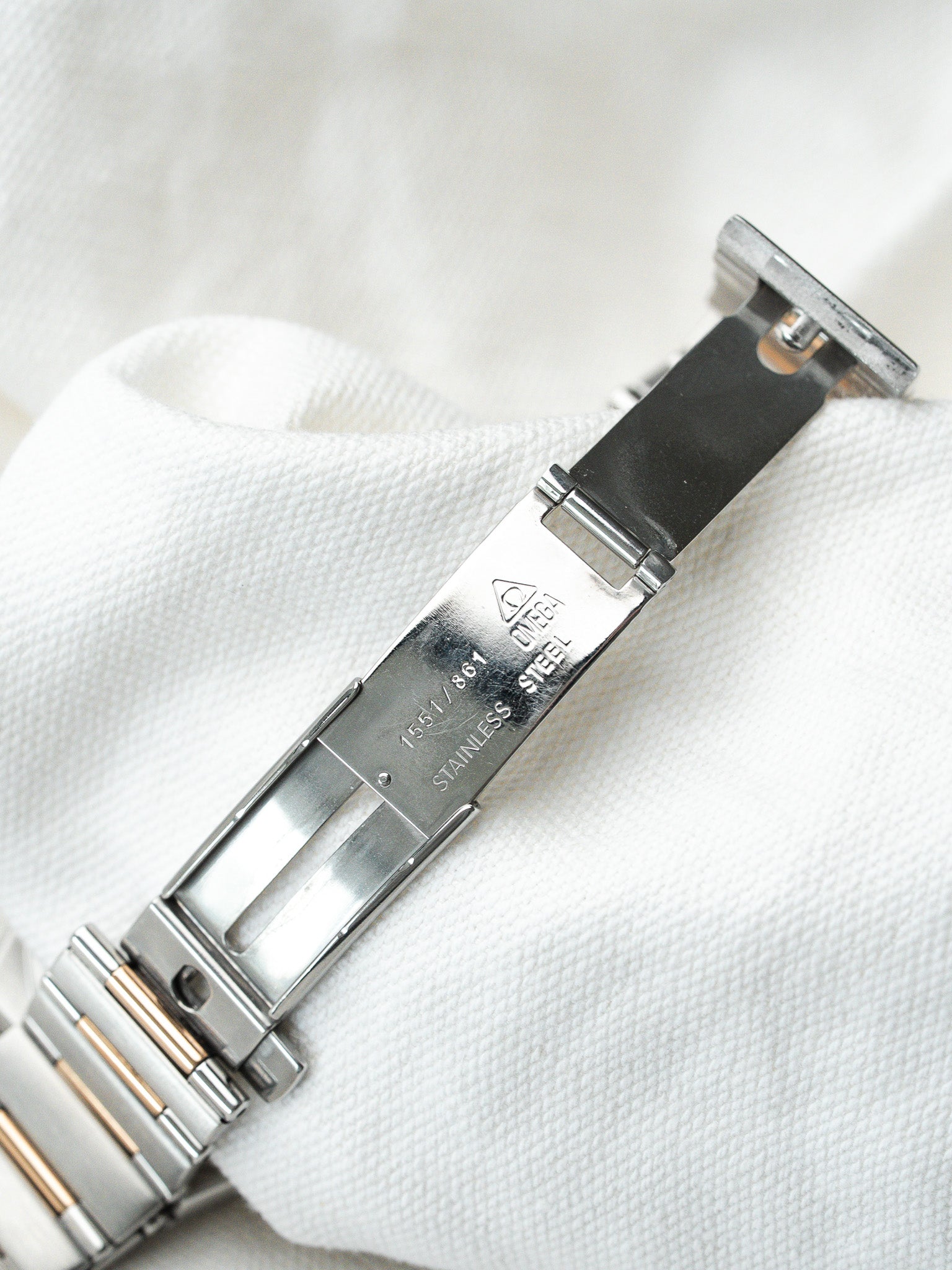 Omega Constellation 1304.35.00 Uhr aus Stahl und Roségold mit Diamanten — 50. Jubiläum (2002) 
