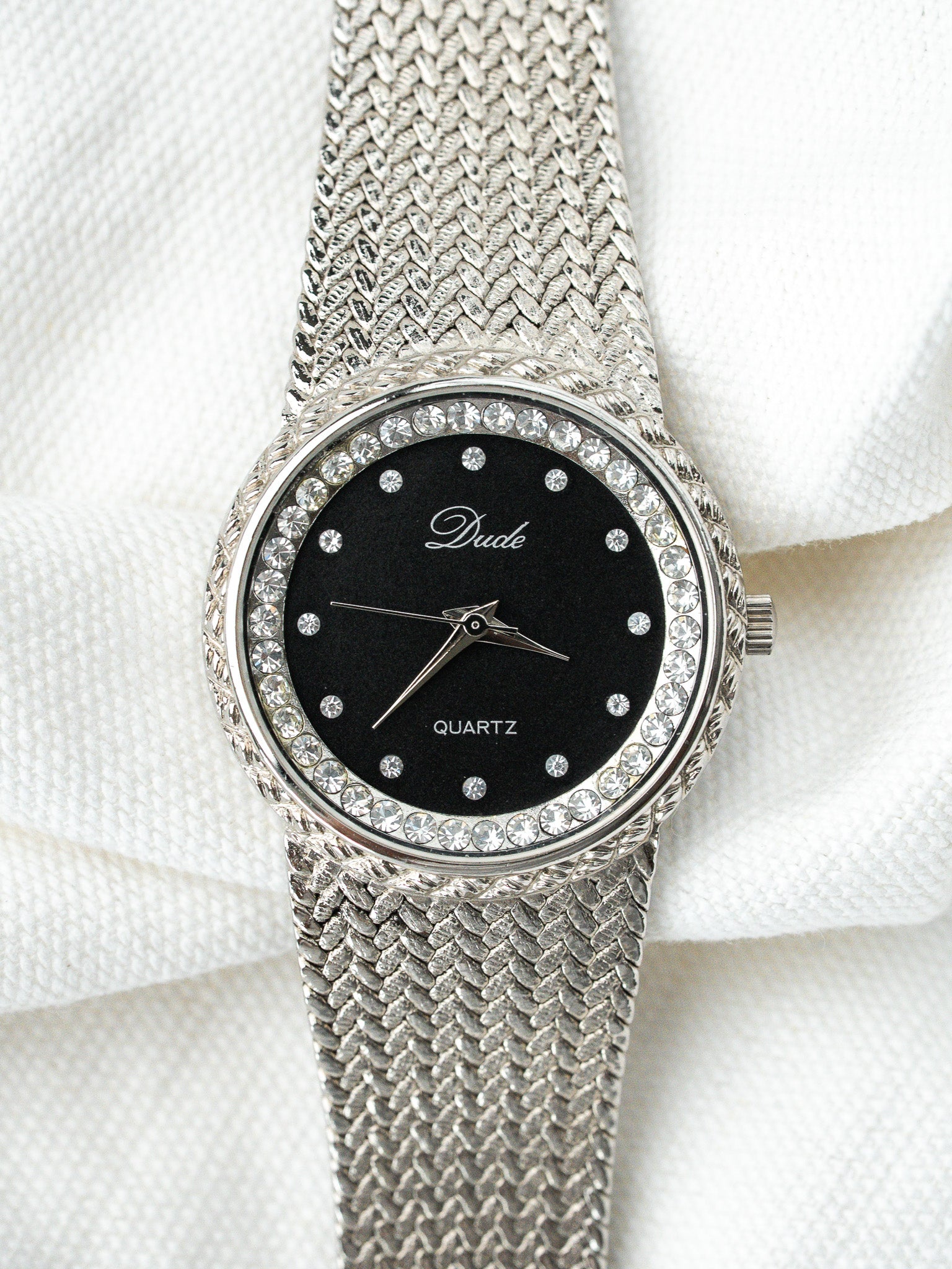 Montre Dude Vintage Quartz — Cadran Noir Zirconium et Maille Tressée (1990s)