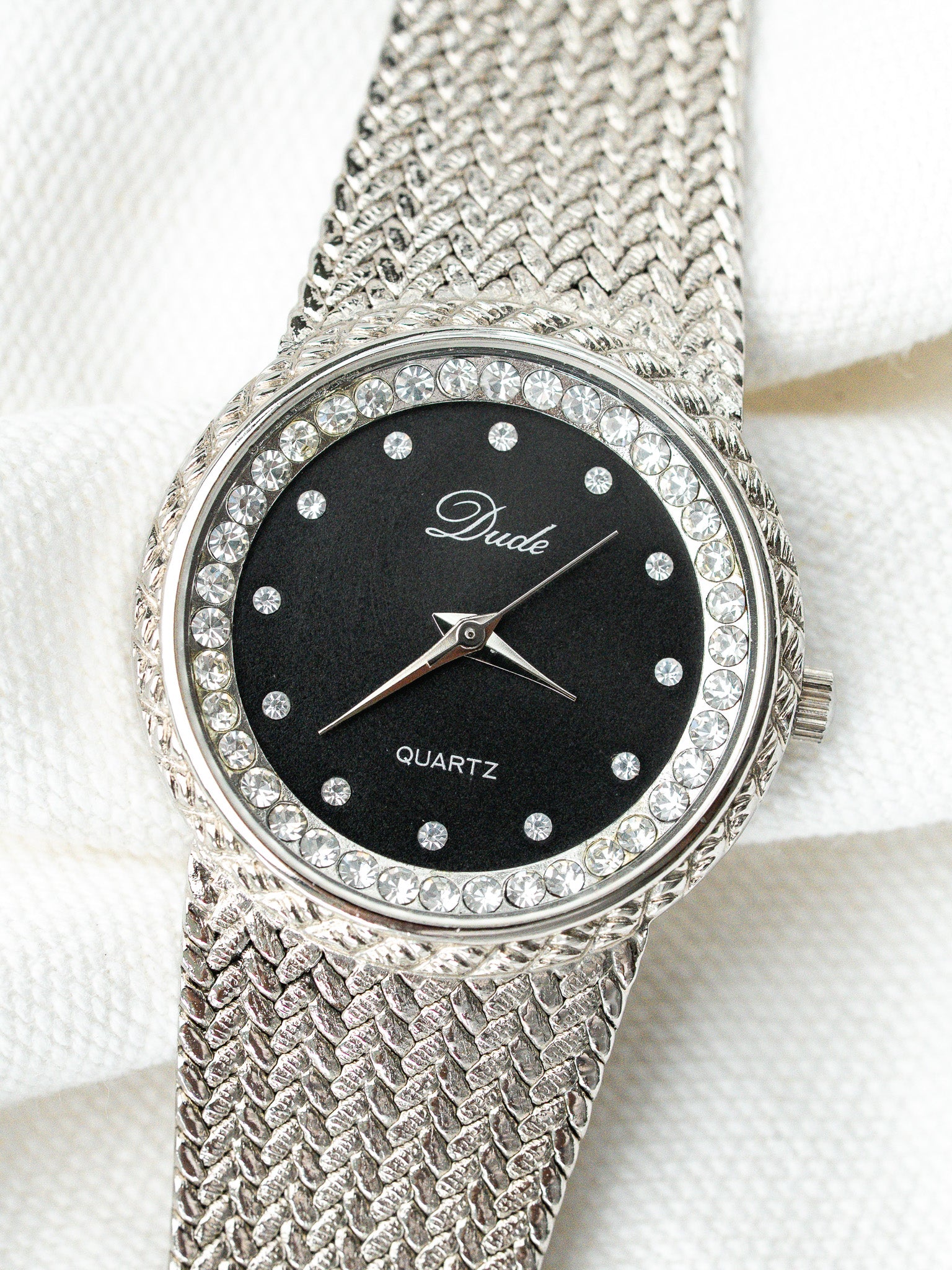 Montre Dude Vintage Quartz — Cadran Noir Zirconium et Maille Tressée (1990s)