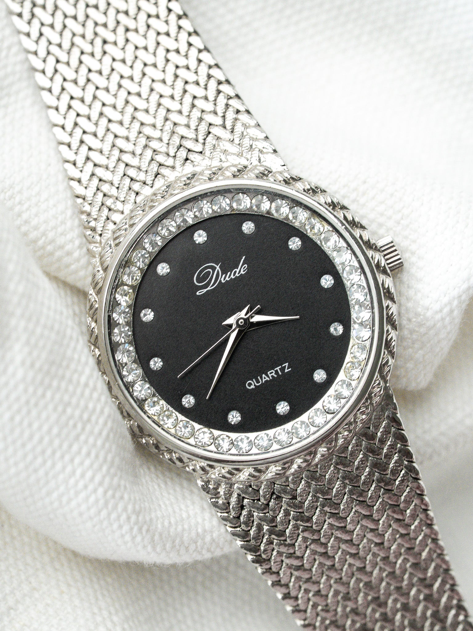Montre Dude Vintage Quartz — Cadran Noir Zirconium et Maille Tressée (1990s)