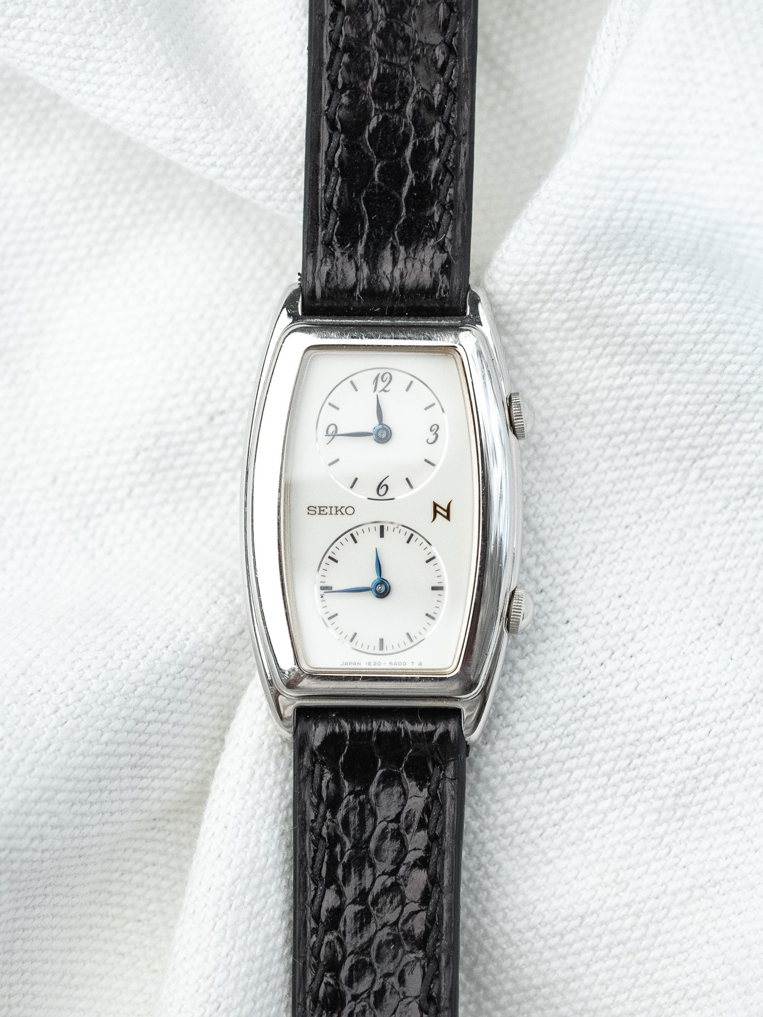 Orologio Seiko Dual Time Vintage Acciaio — Due Fusi Tonneau Nero (2004) 