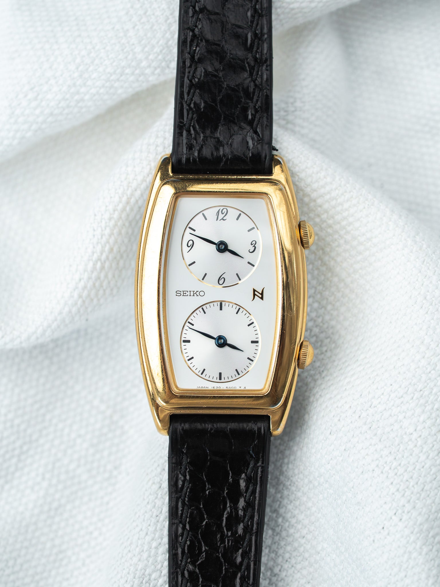 Orologio Seiko Dual Time Vintage placcato oro — Due fusi orari Tonneau nero (2005) 