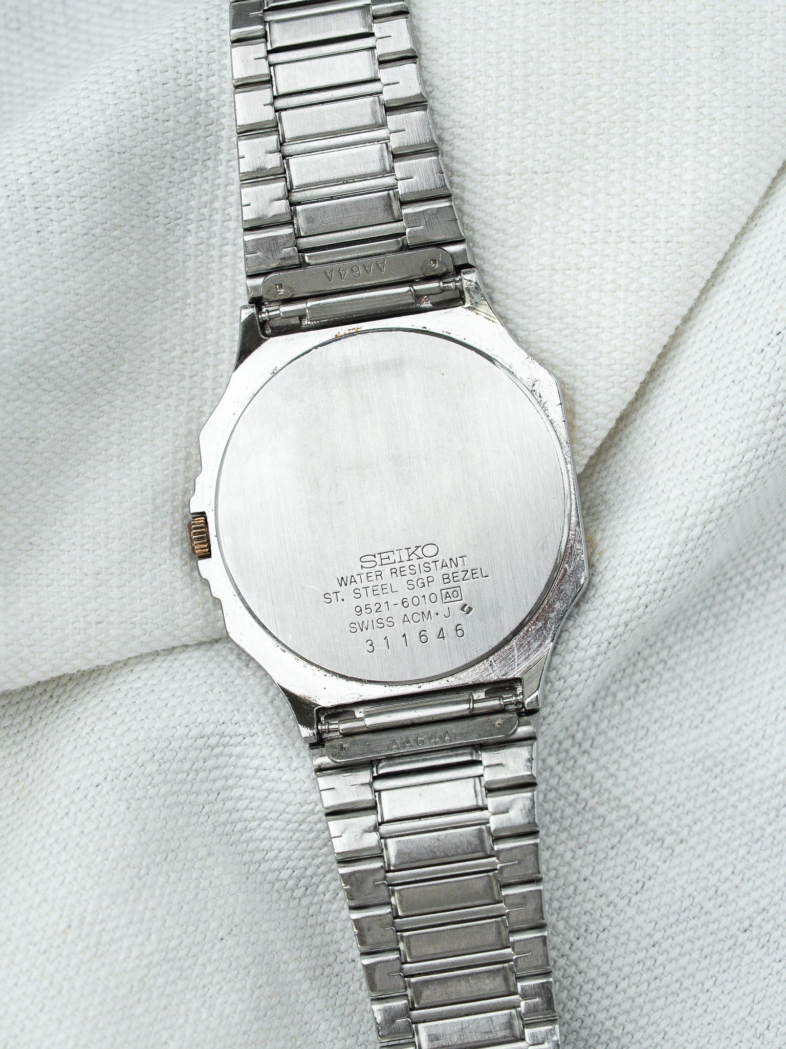 复古 Seiko 双色八角形腕表 — 白色表盘，罗马数字 (1983) 