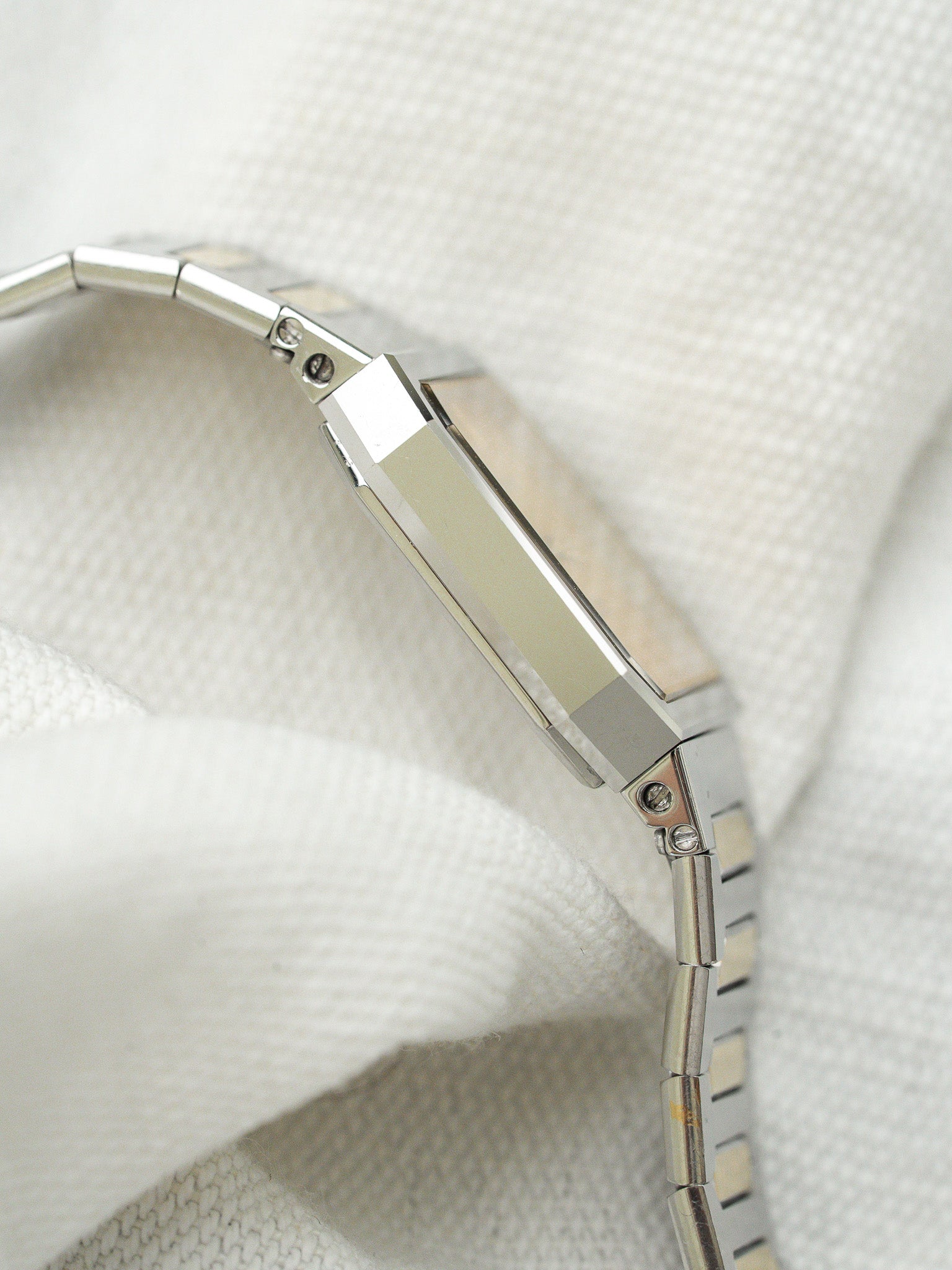 Vintage Citizen Exceed Steel Watch — Guilloché Gold Dial (1981) 