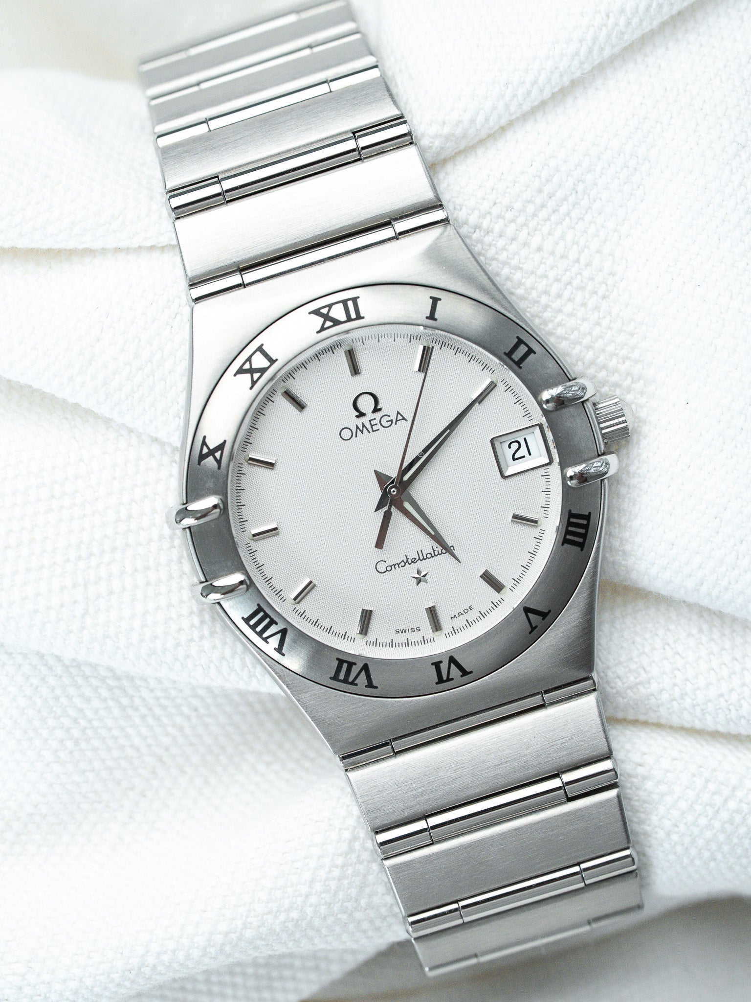 Montre Omega Constellation Manhattan Acier — Cadran Blanc Date (2000)