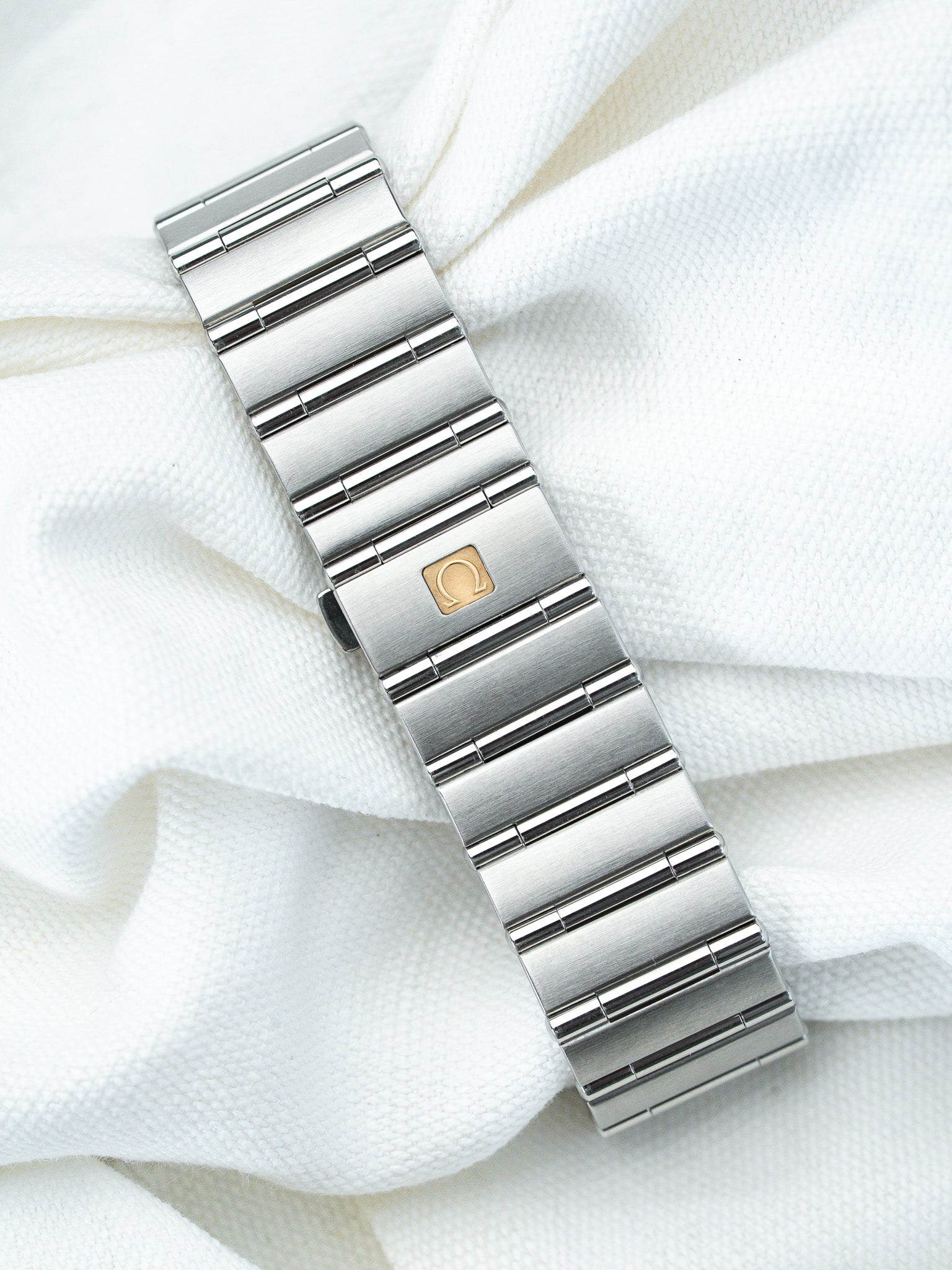 Montre Omega Constellation Manhattan Acier — Cadran Blanc Date (2000)