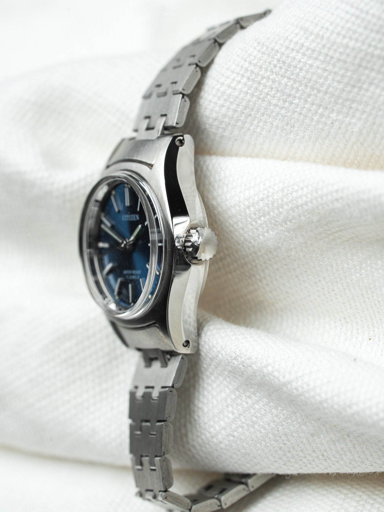 Montre Citizen Vintage Acier Bleu 75-0239 — Neuve de Stock (Années 1980)