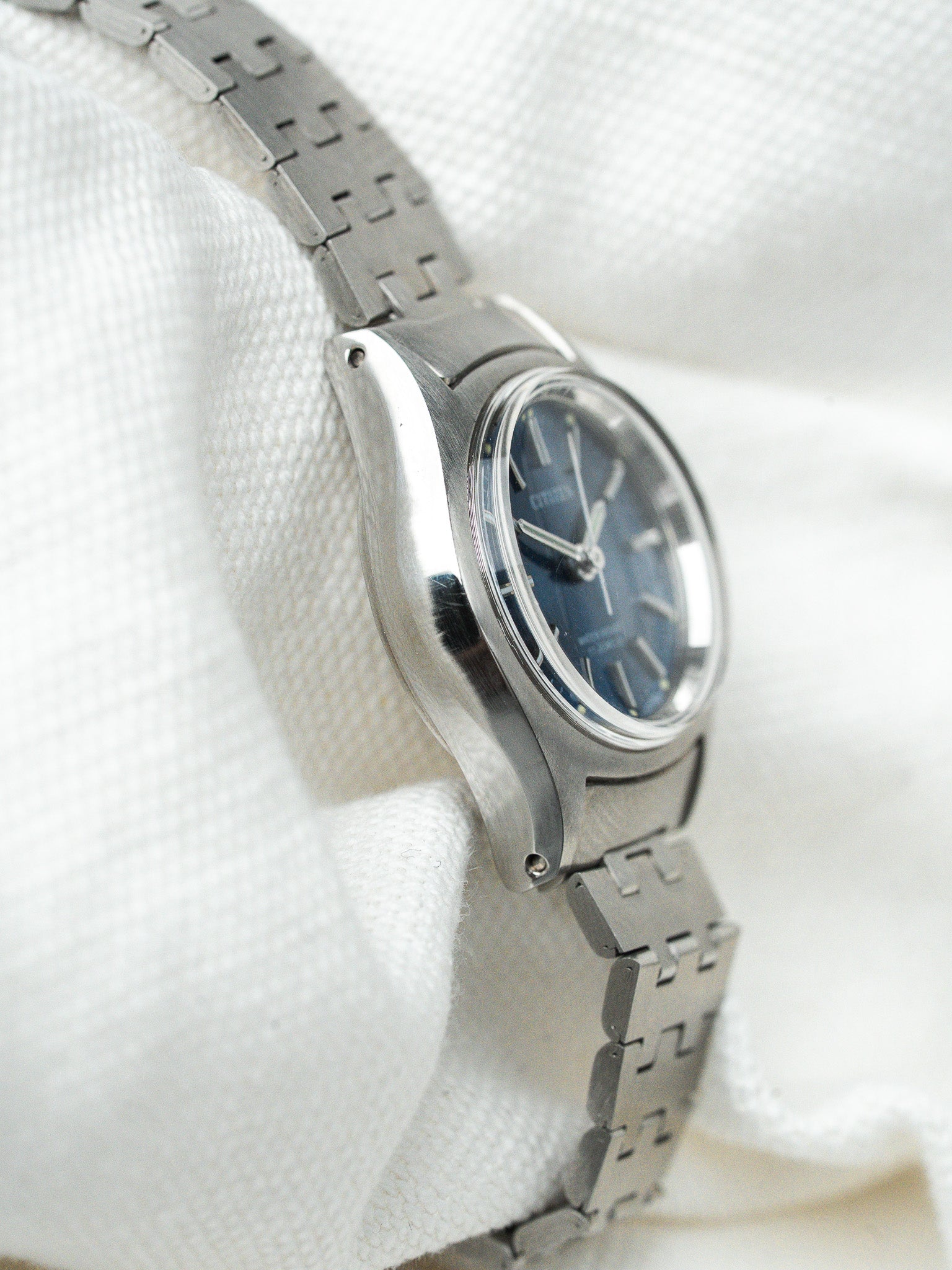 Montre Citizen Vintage Acier Bleu 75-0239 — Neuve de Stock (Années 1980)
