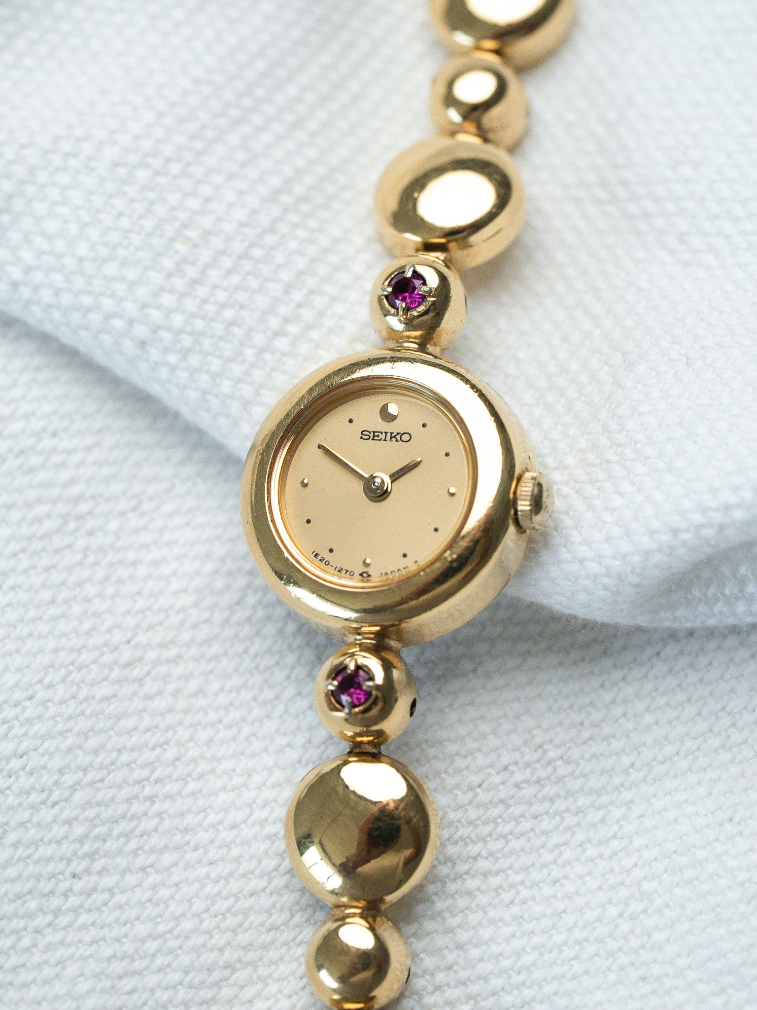 Montre Seiko Vintage Cocktail Or 1E20-1270 — Bracelet Perlé (1995)