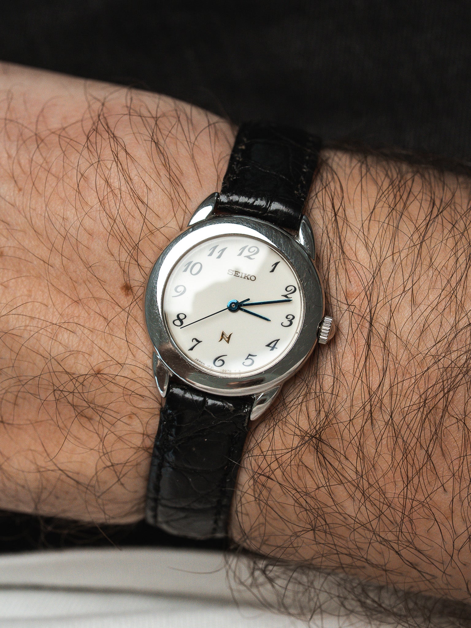 Vintage Seiko Watch - Round Steel Cow Horn Lugs (1994) 