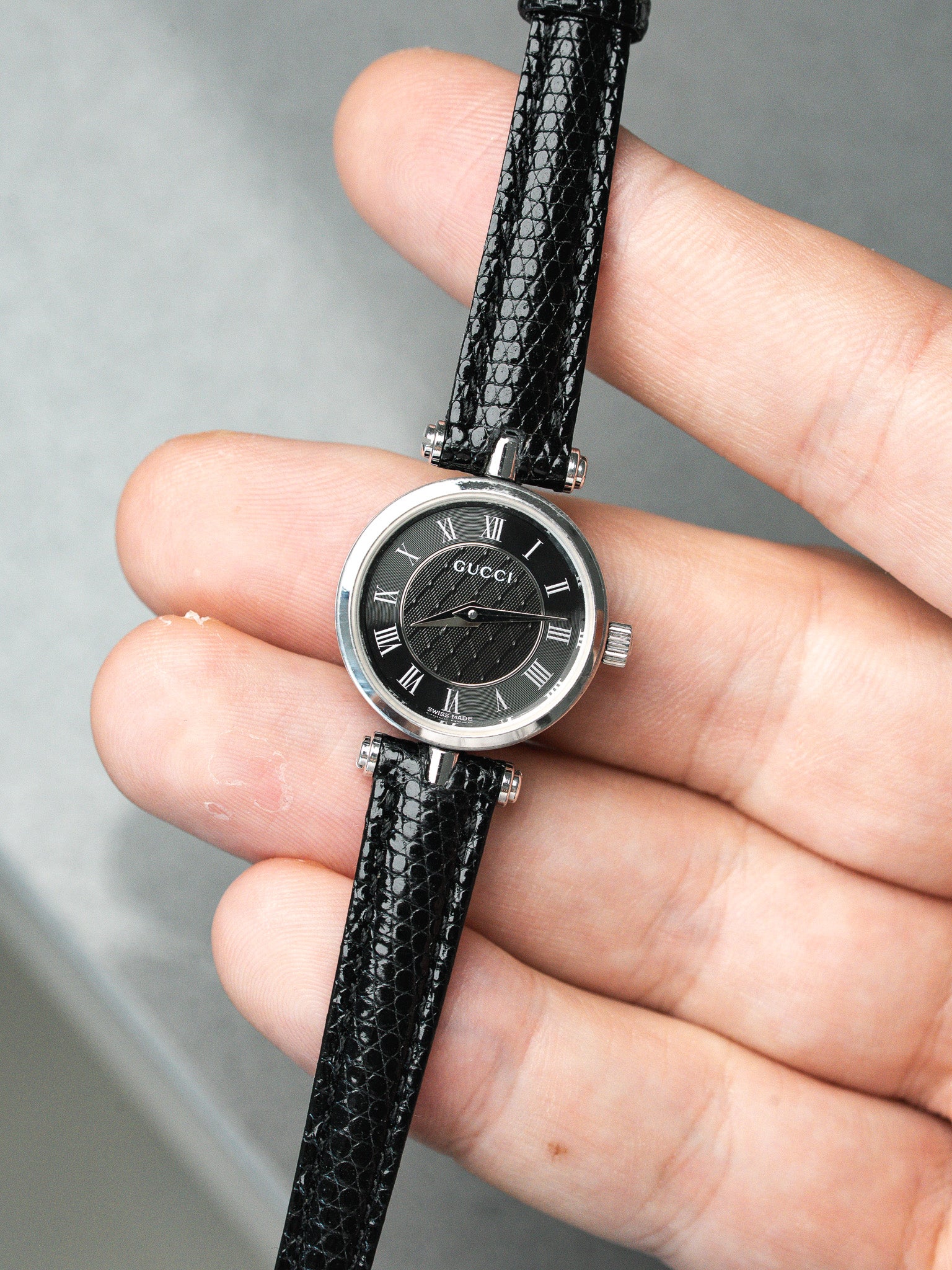 Vintage Gucci Watch (2000s) – Stainless Steel Black Dial 