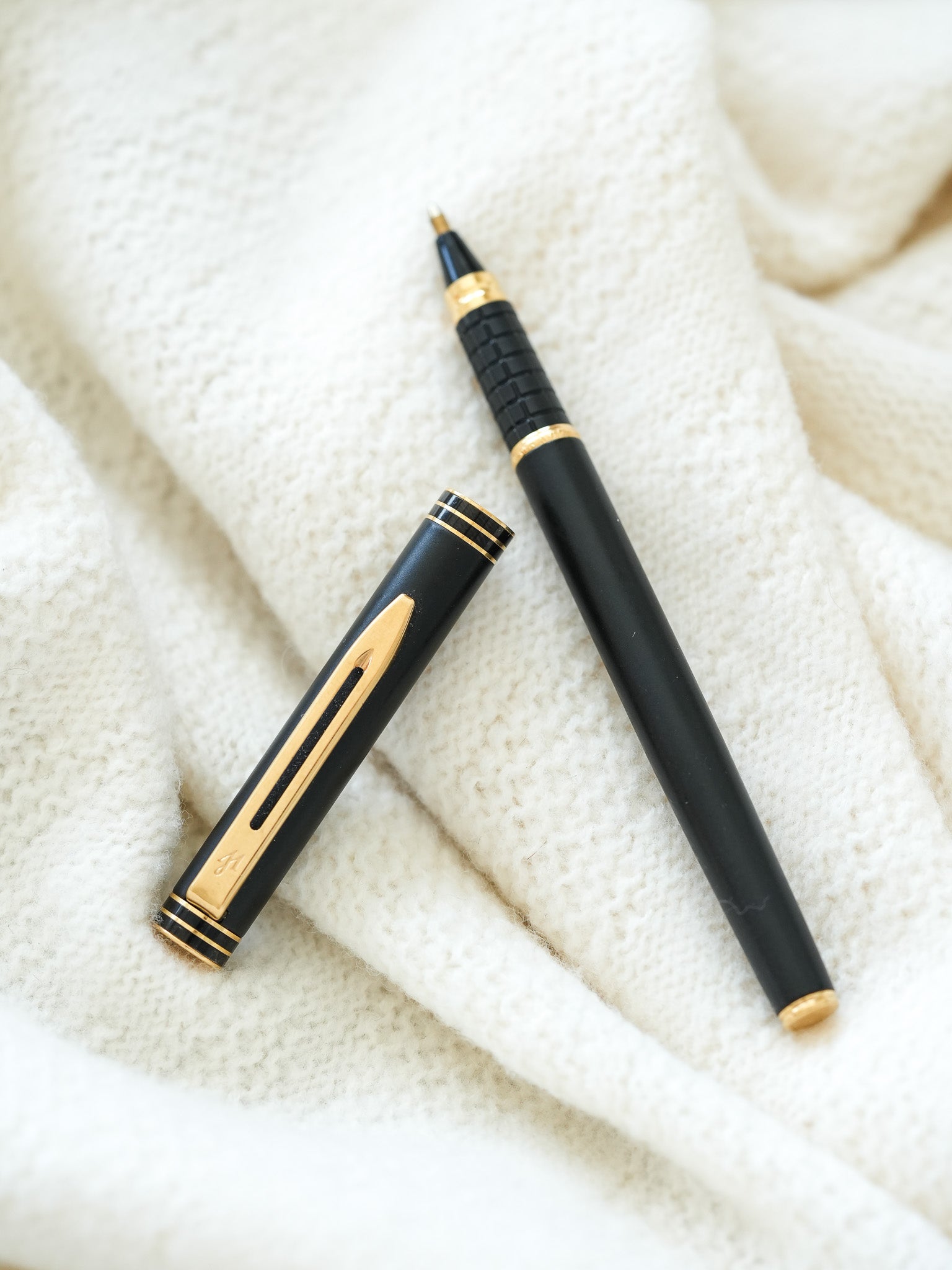 Waterman - Stylo bille Noir plaqué or - 1980s