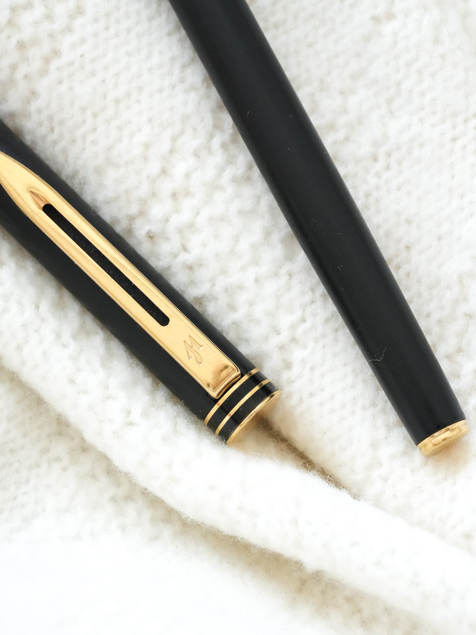 Waterman - Stylo bille Noir plaqué or - 1980s
