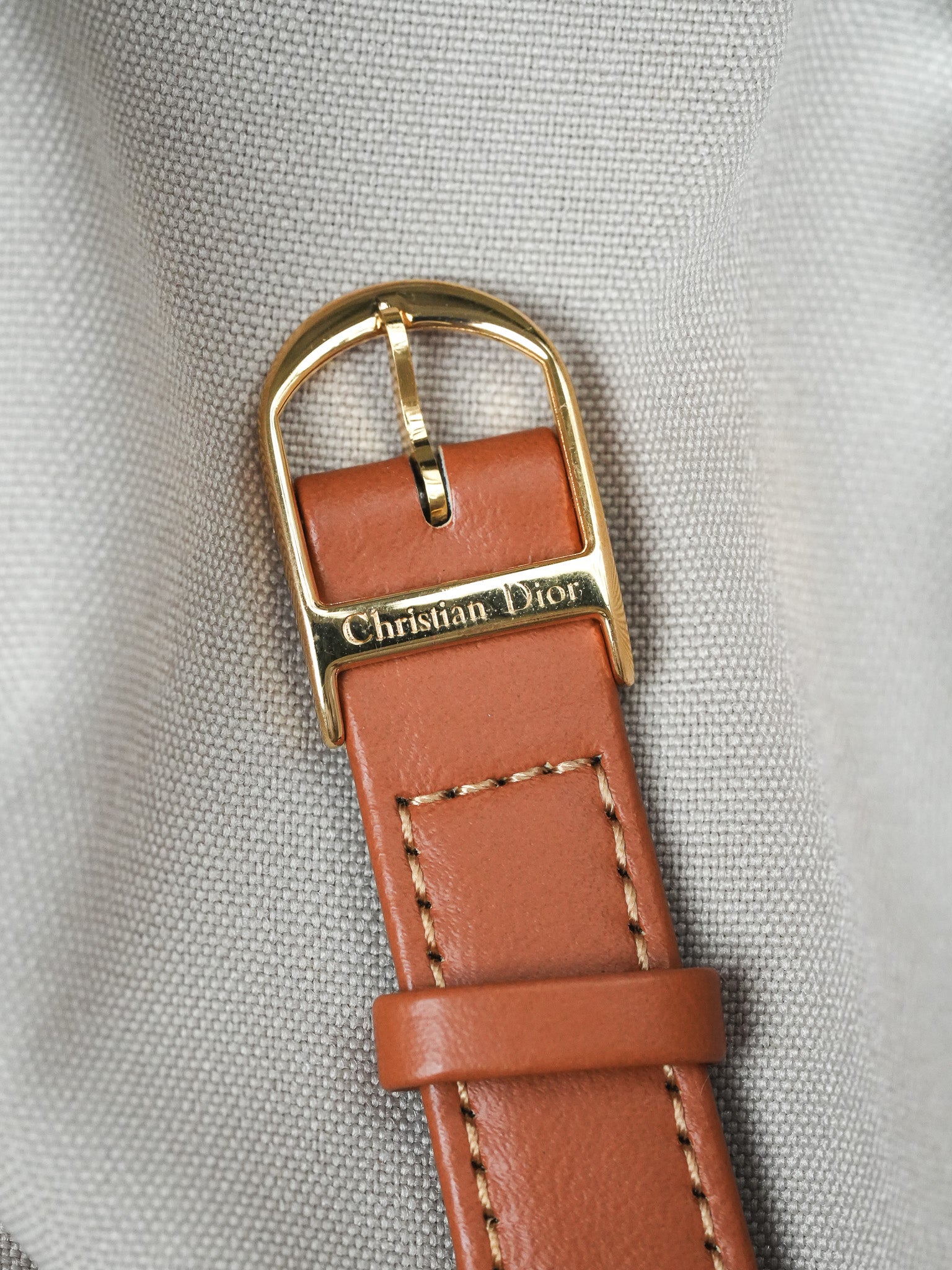 Christian Dior - Ronde cornes centrales cadran blanc - 1990s