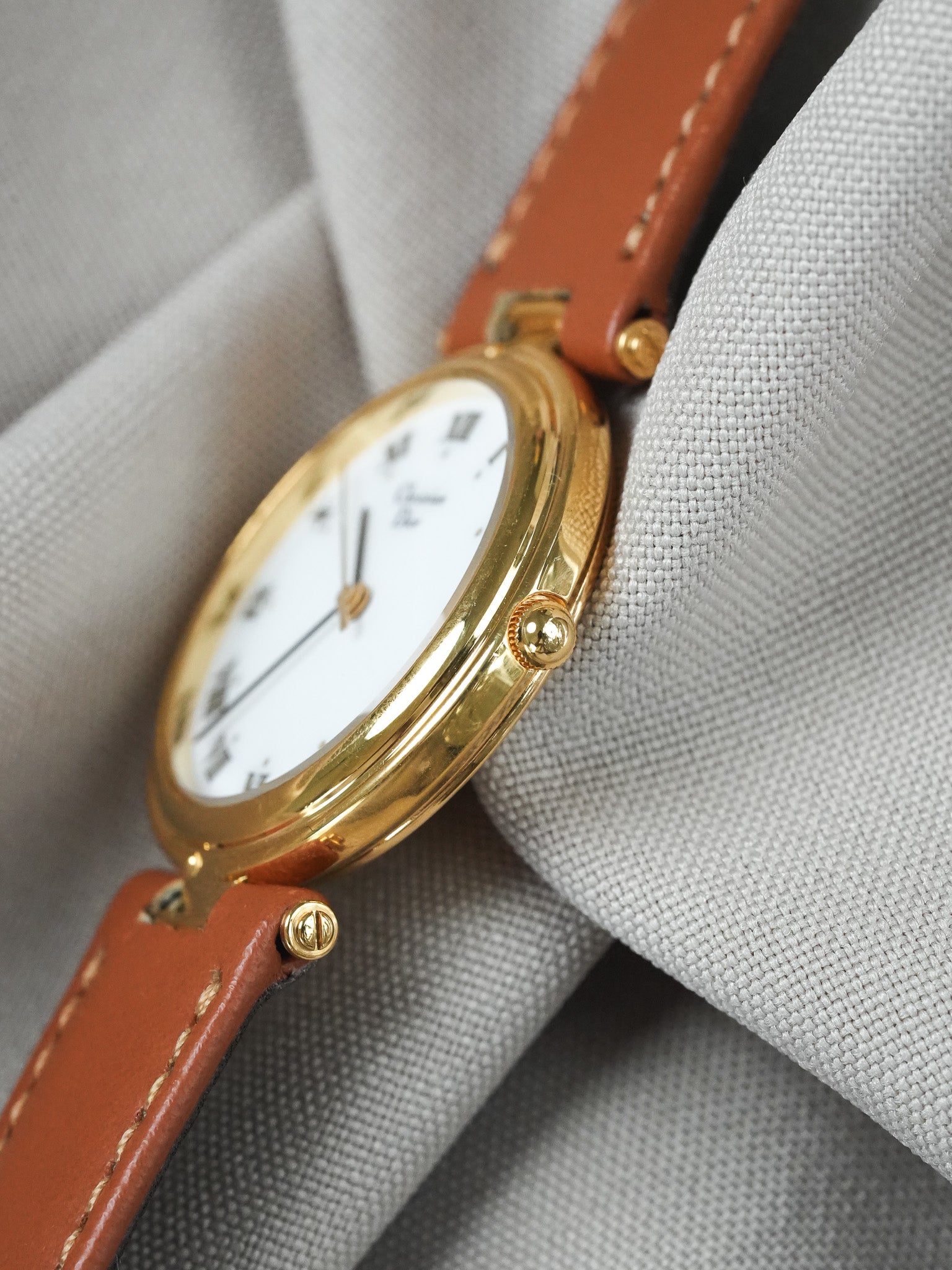 Christian Dior - Ronde cornes centrales cadran blanc - 1990s
