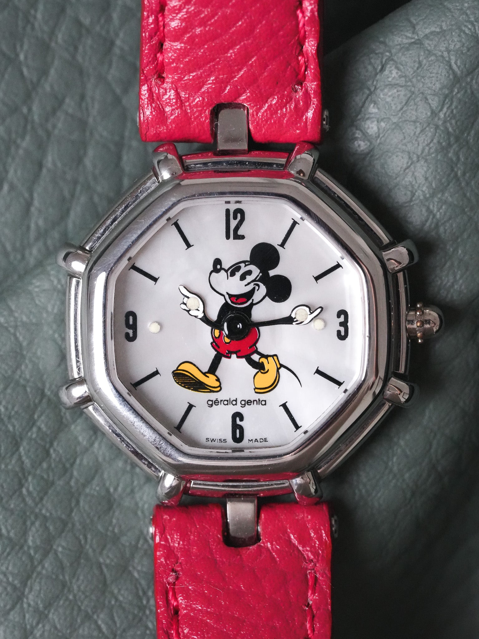 Gerald Genta - Mickey Mouse Disney 27mm Faceted Mother of Pearl - 1990s 