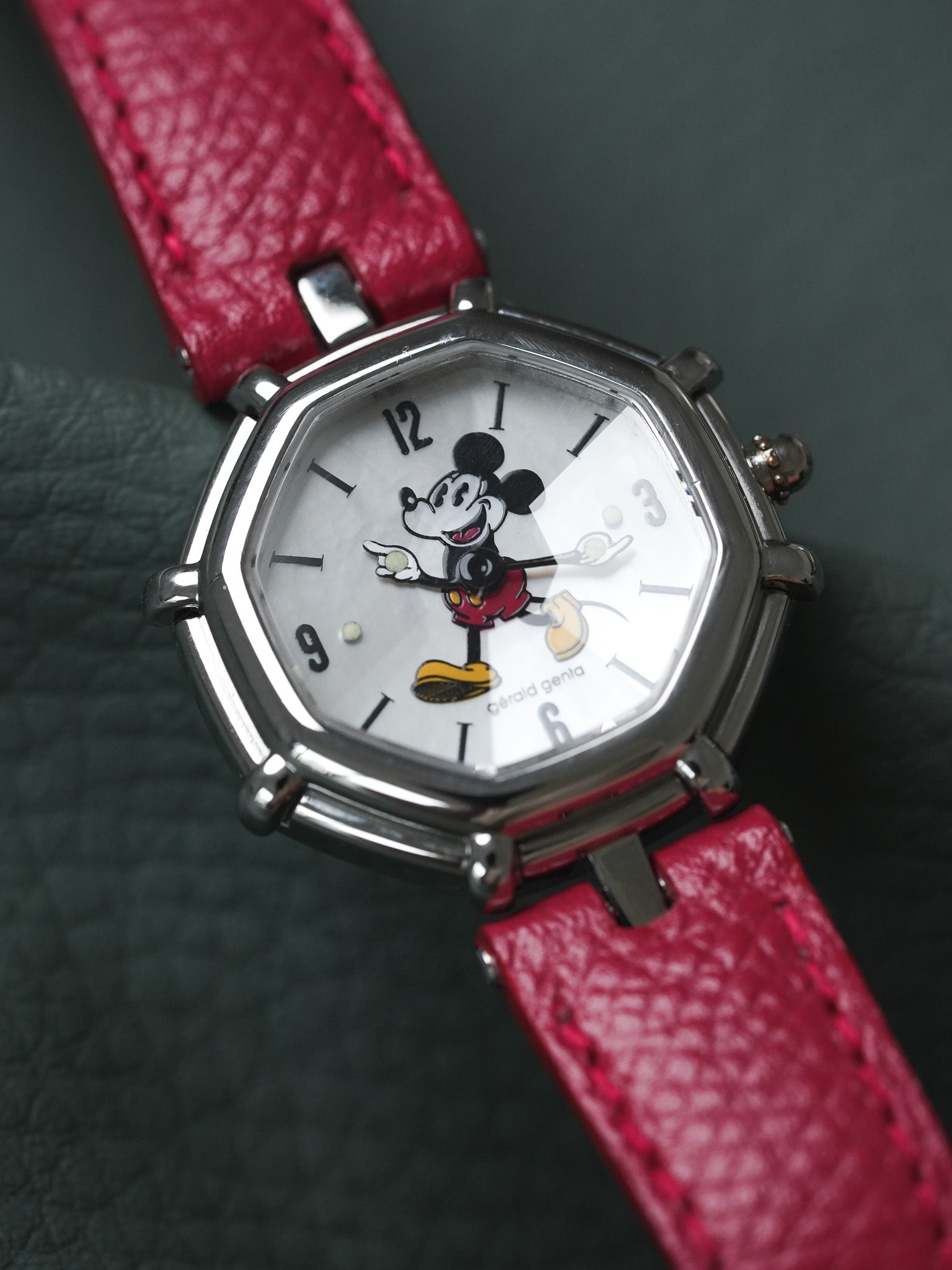 Gerald Genta - Mickey Mouse Disney 27mm Faceted Mother of Pearl - 1990s 