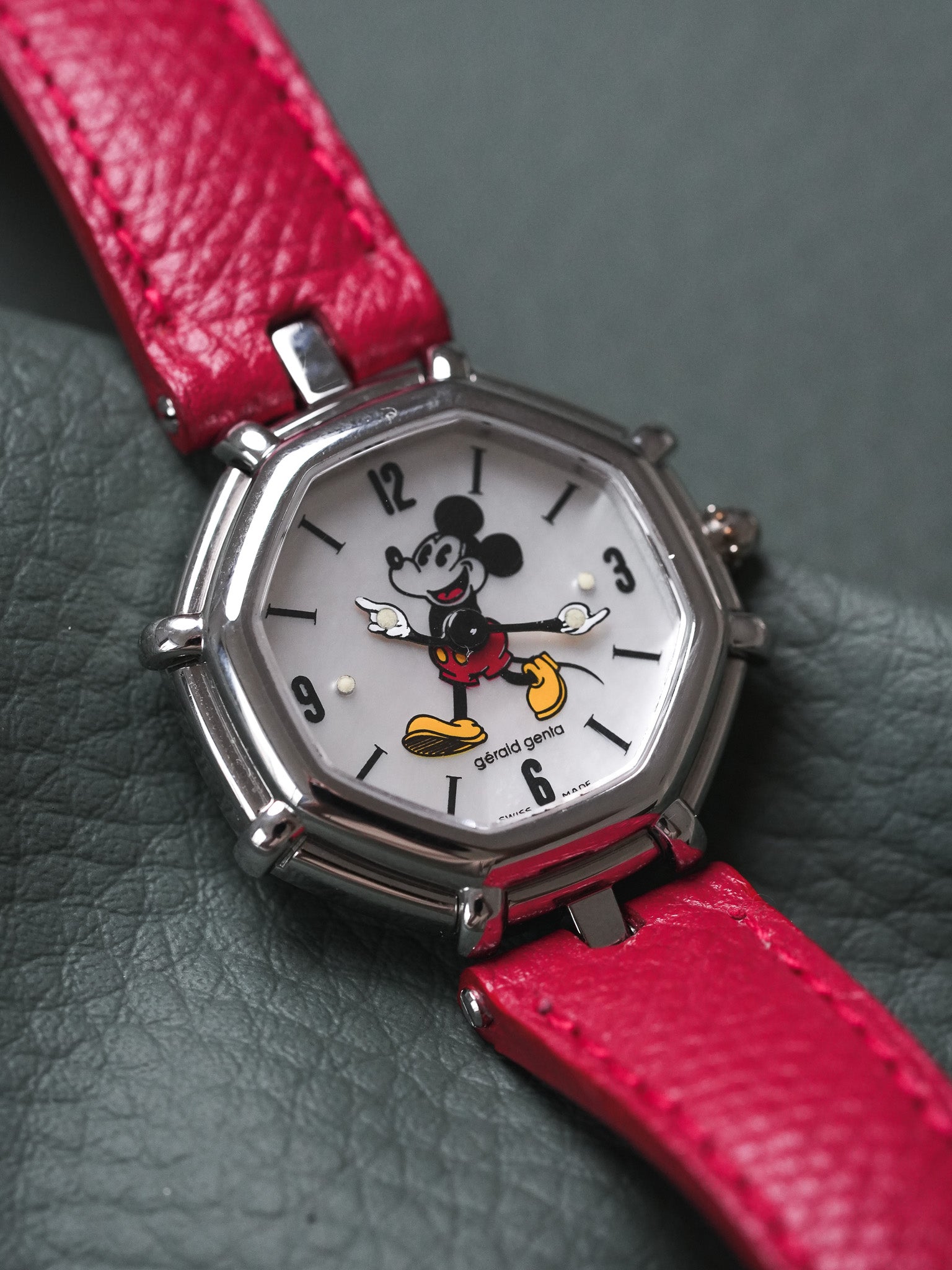 Gerald Genta - Mickey Mouse Disney 27mm Faceted Mother of Pearl - 1990s 